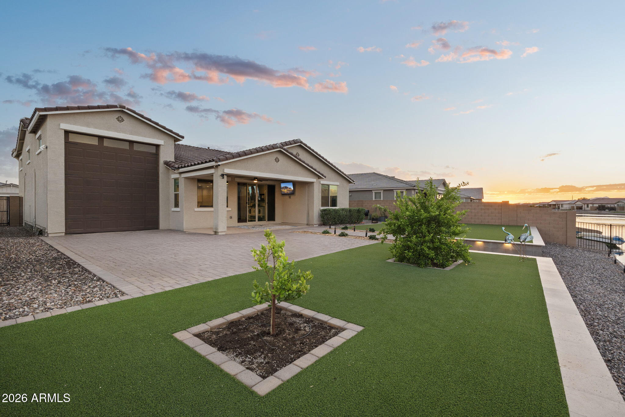 40392 W DESERT FAIRWAYS Drive