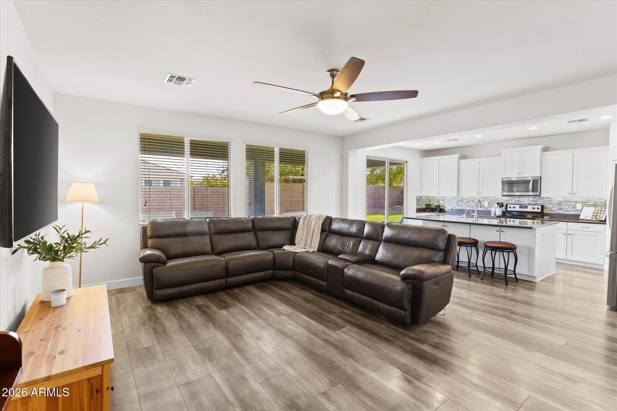 3341 N ARCO