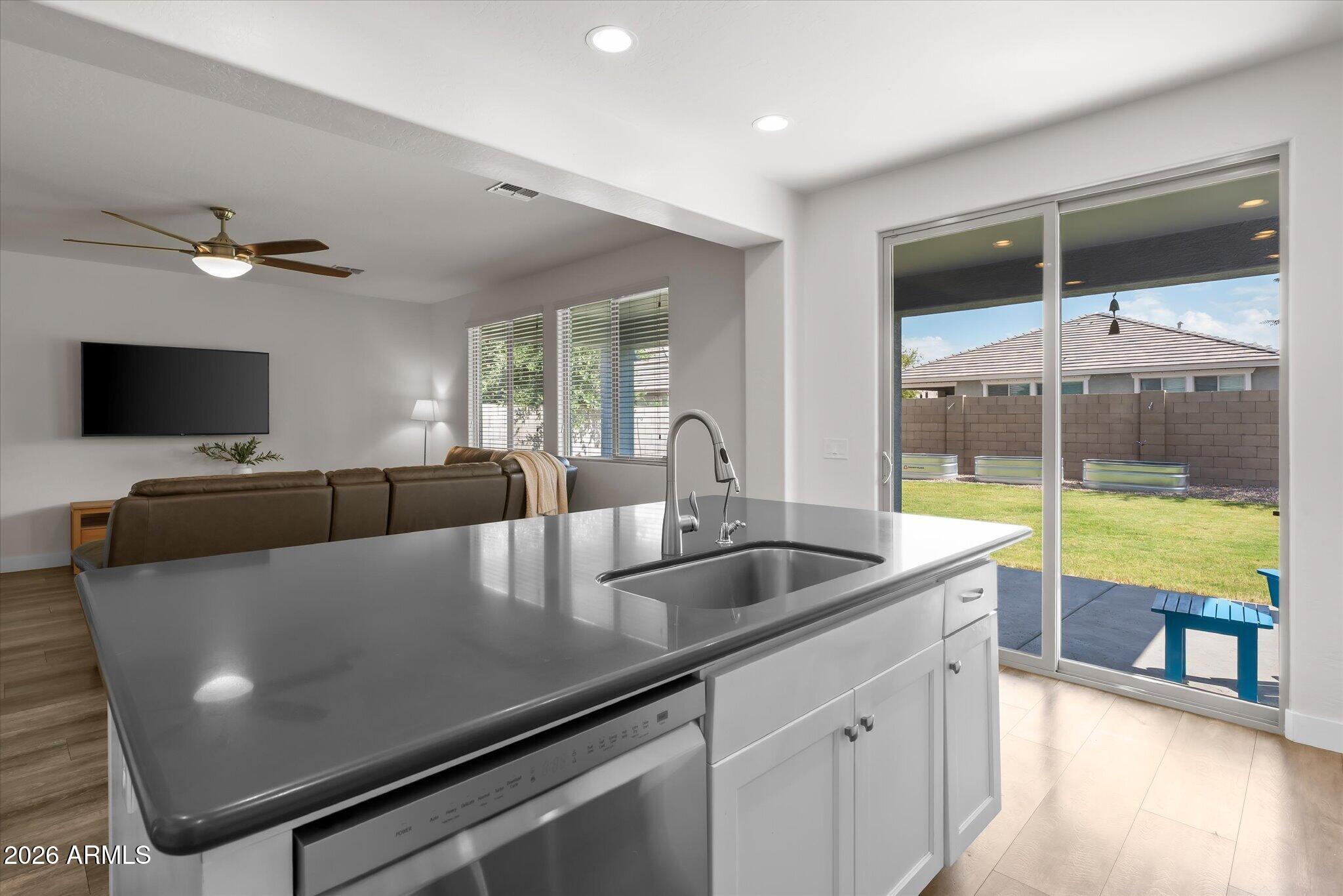 3341 N ARCO