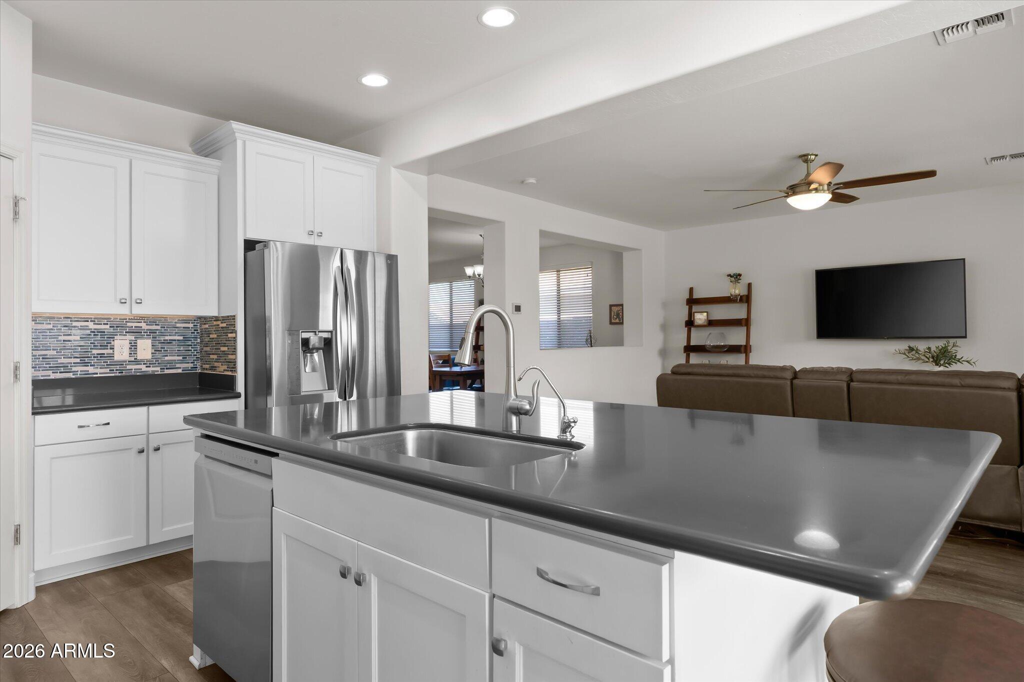 3341 N ARCO