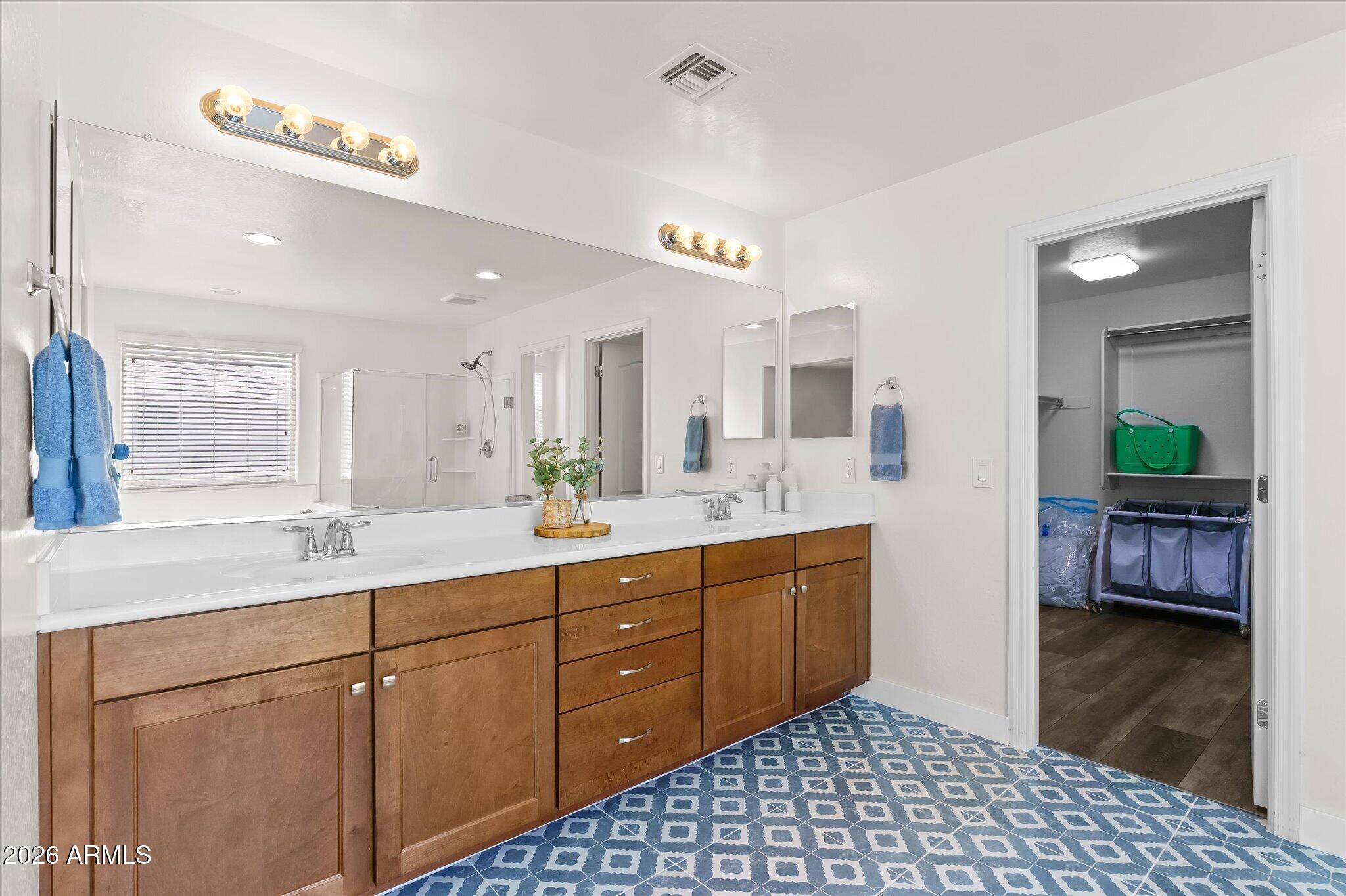 3341 N ARCO