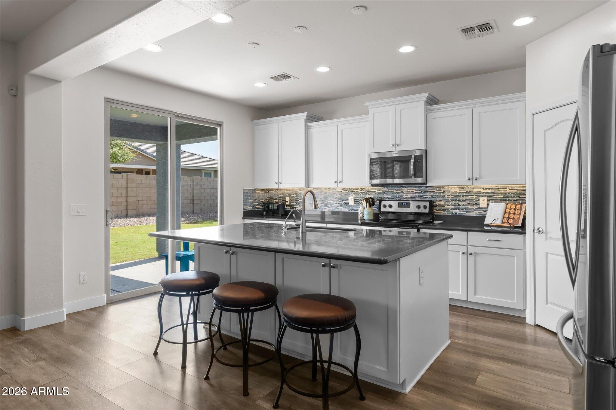 3341 N ARCO
