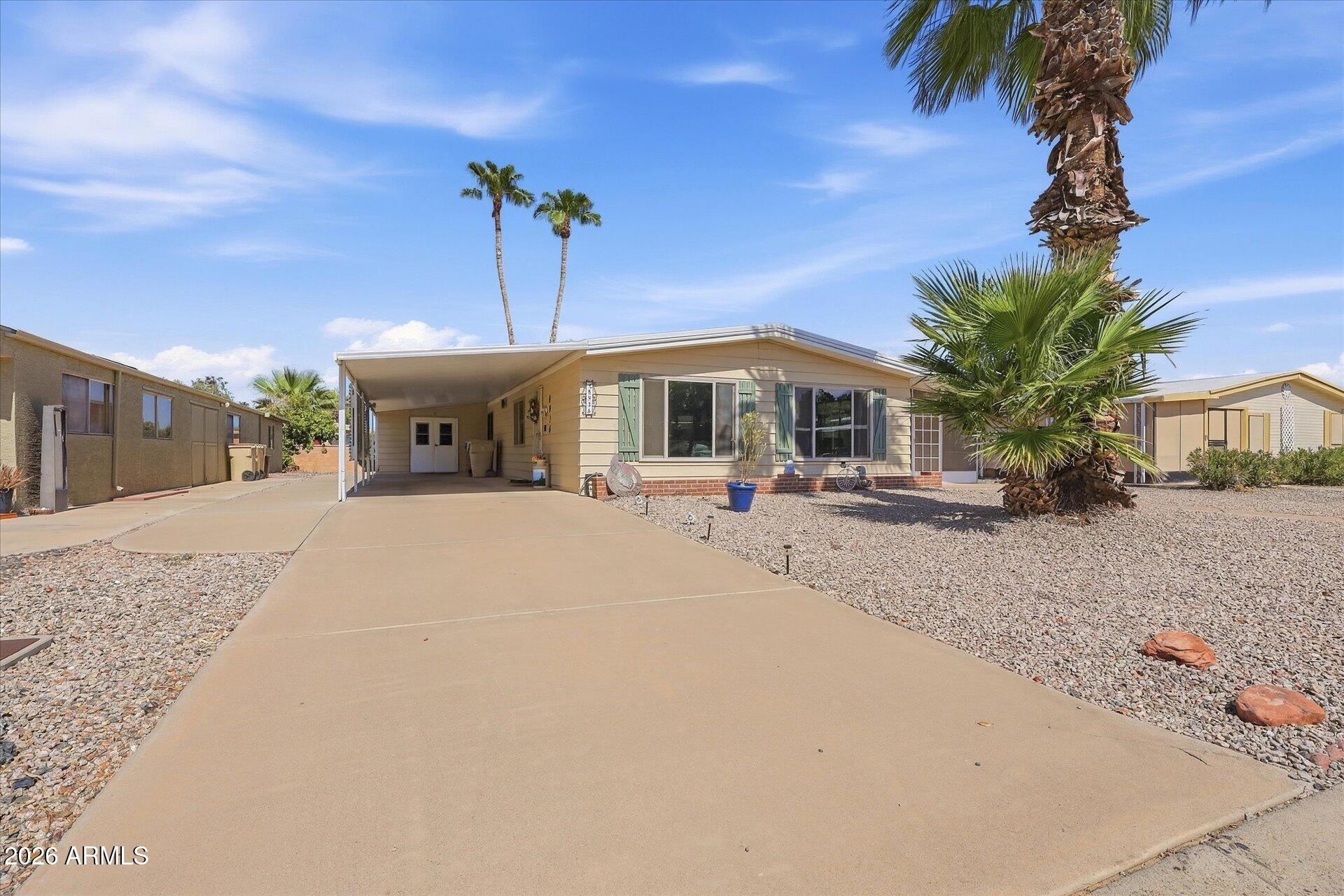8936 E FAIRWAY Boulevard