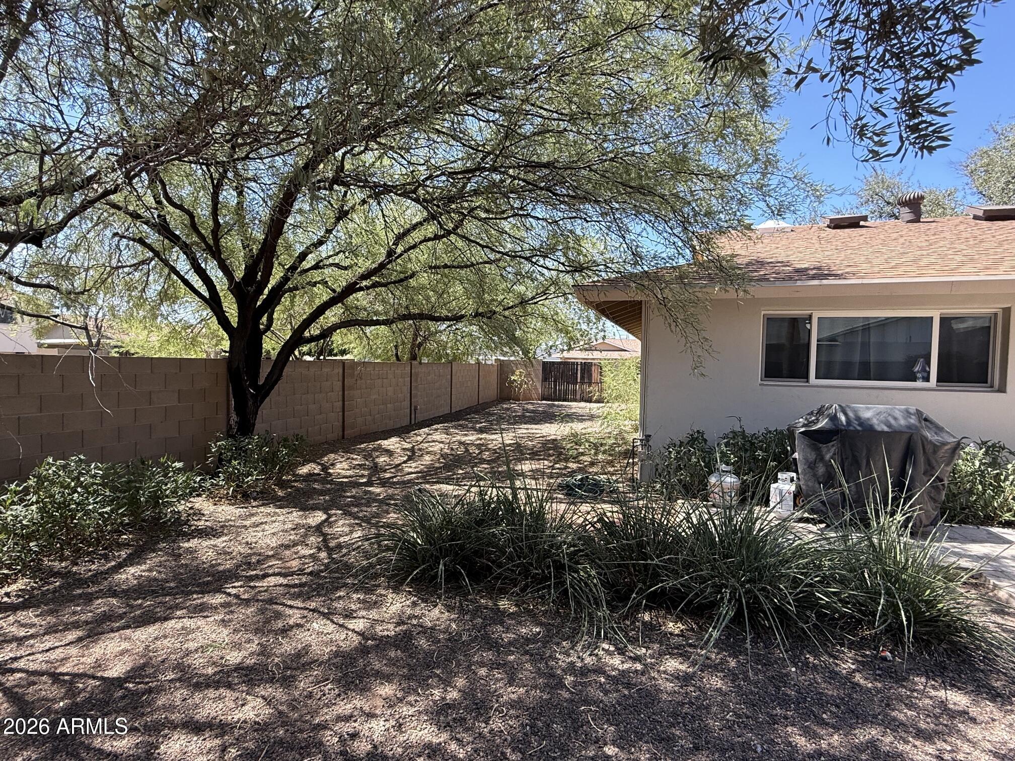 3809 N 87TH Place