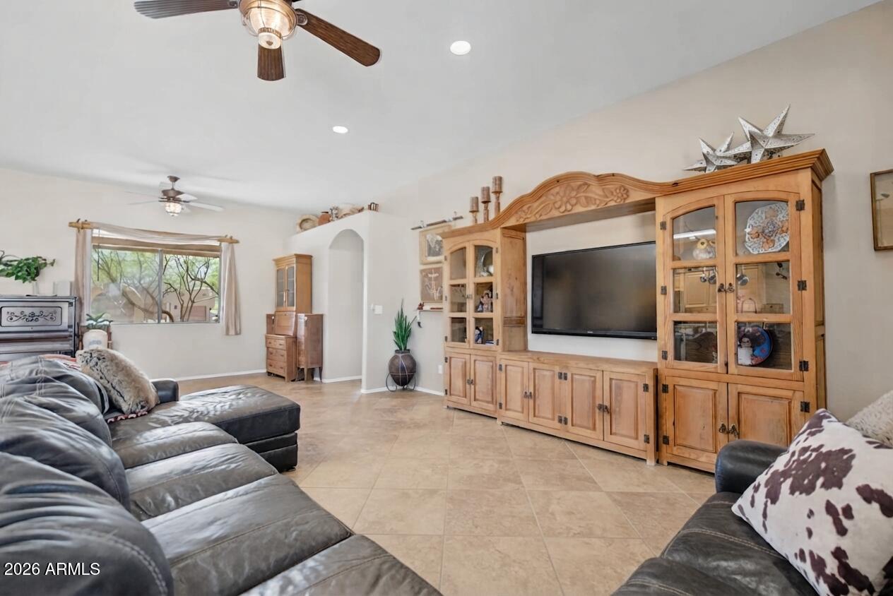 2818 W Tanya Trail