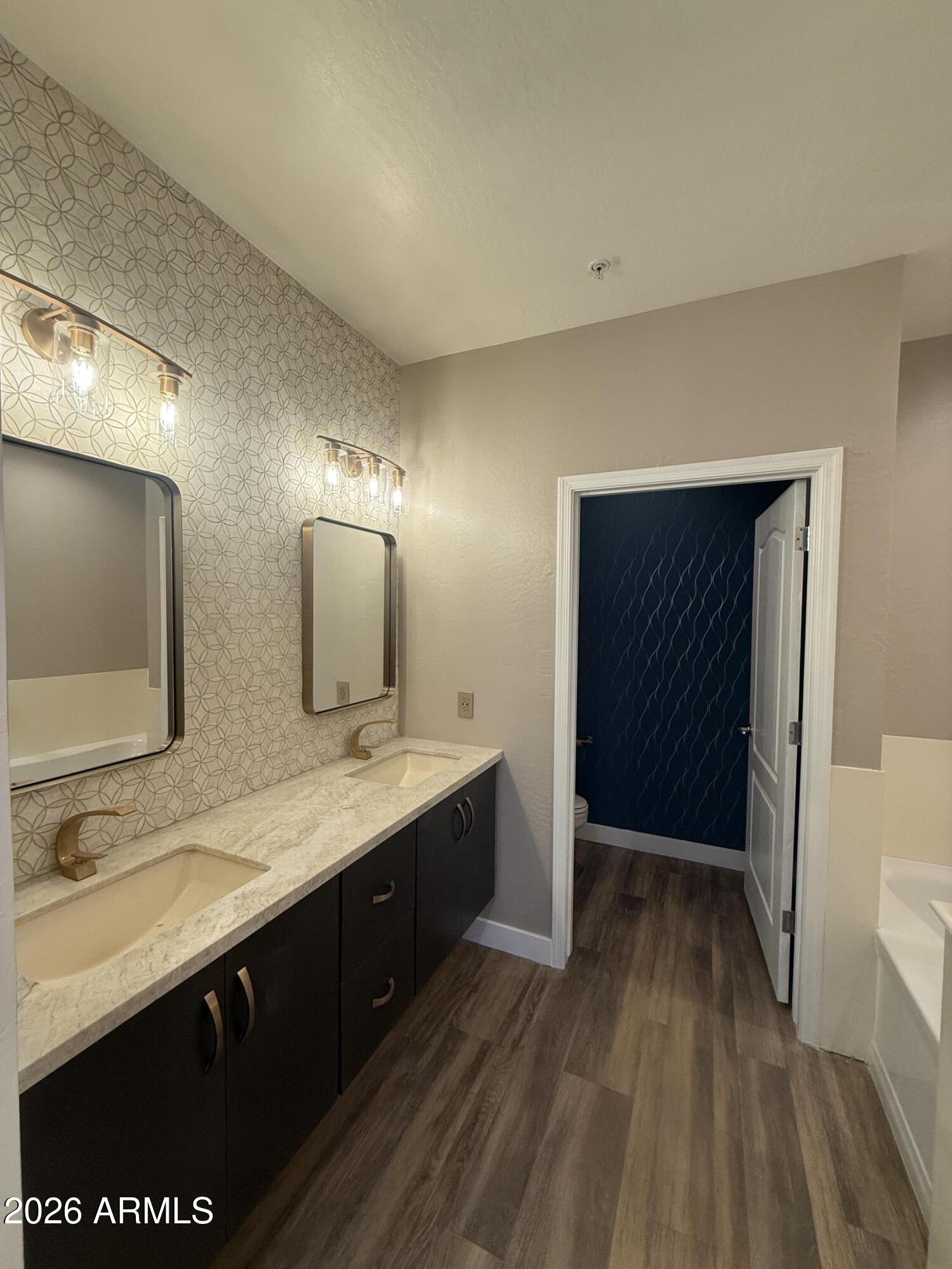705 W QUEEN CREEK Road 1127