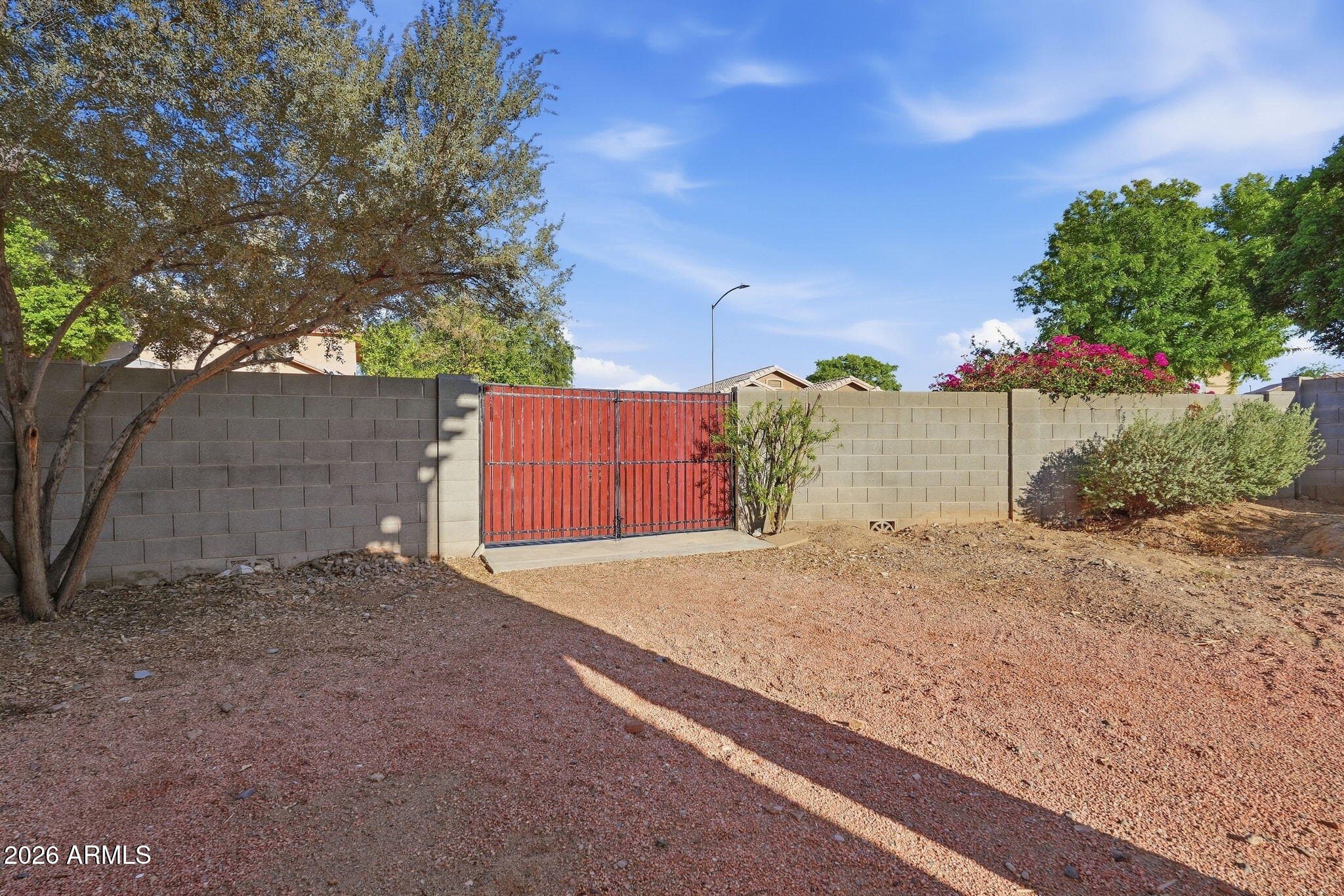 5335 W KERRY Lane