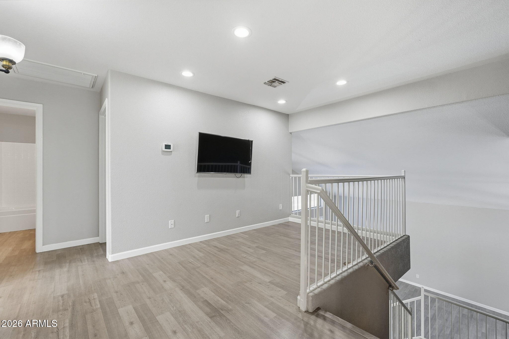 5335 W KERRY Lane