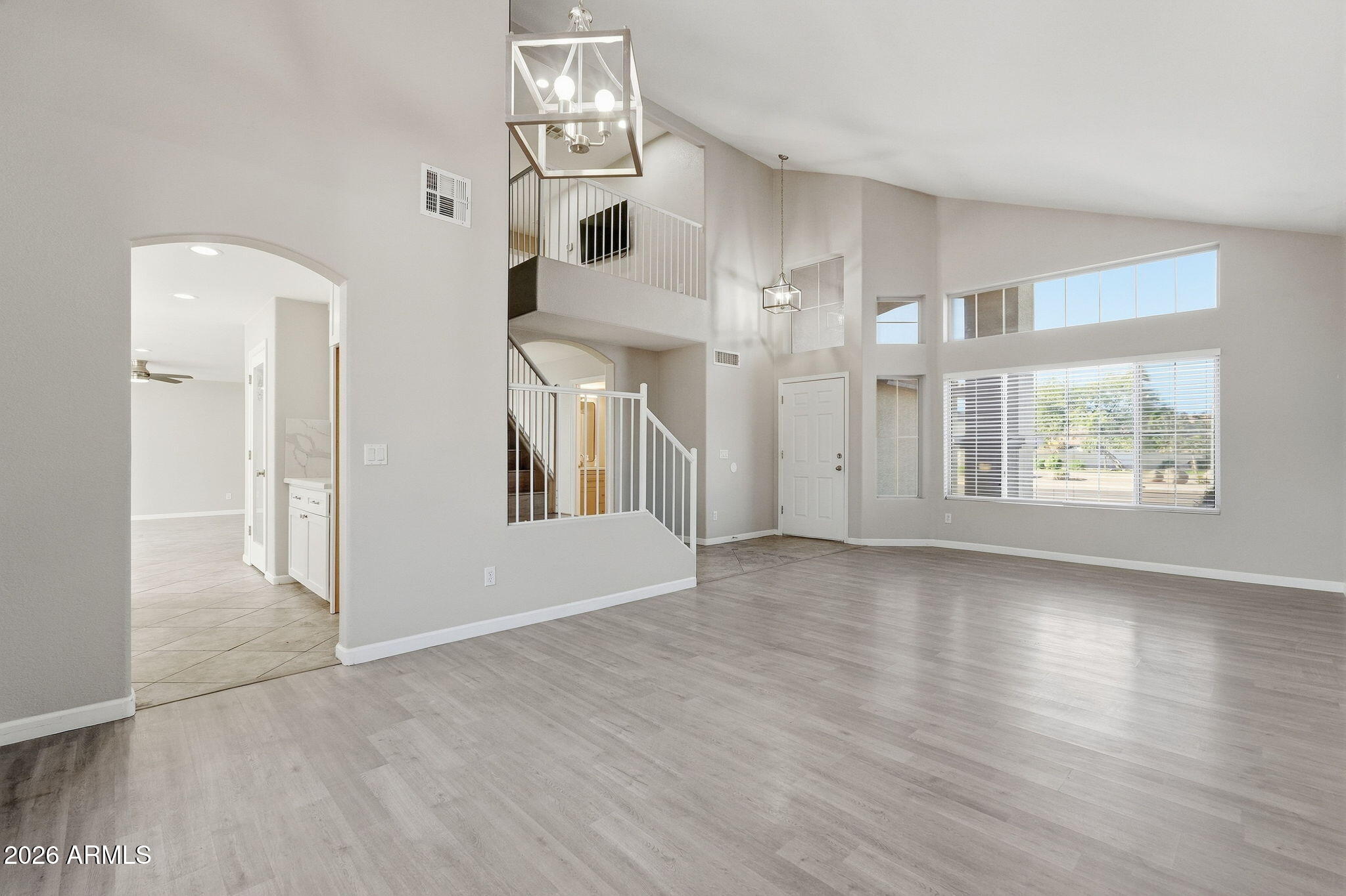 5335 W KERRY Lane