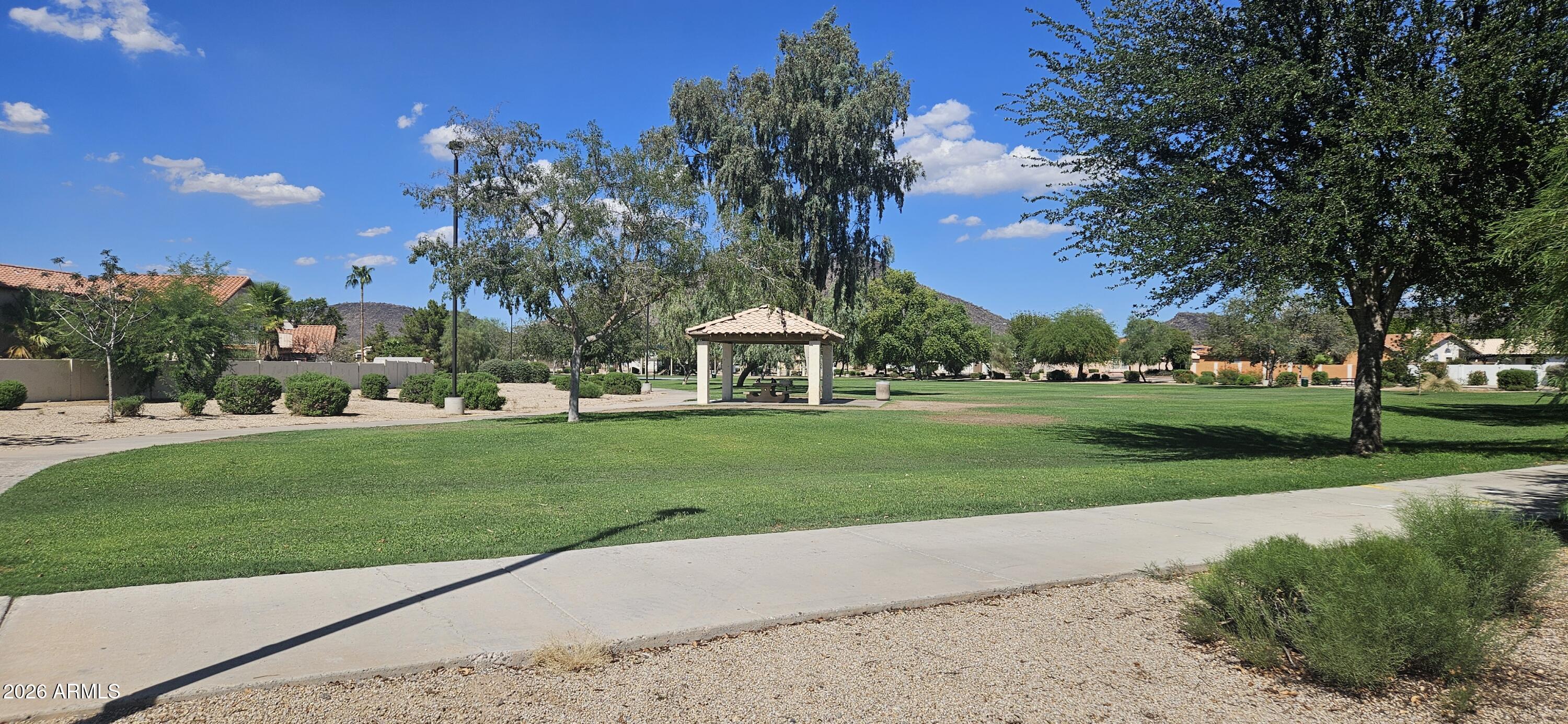 5335 W KERRY Lane