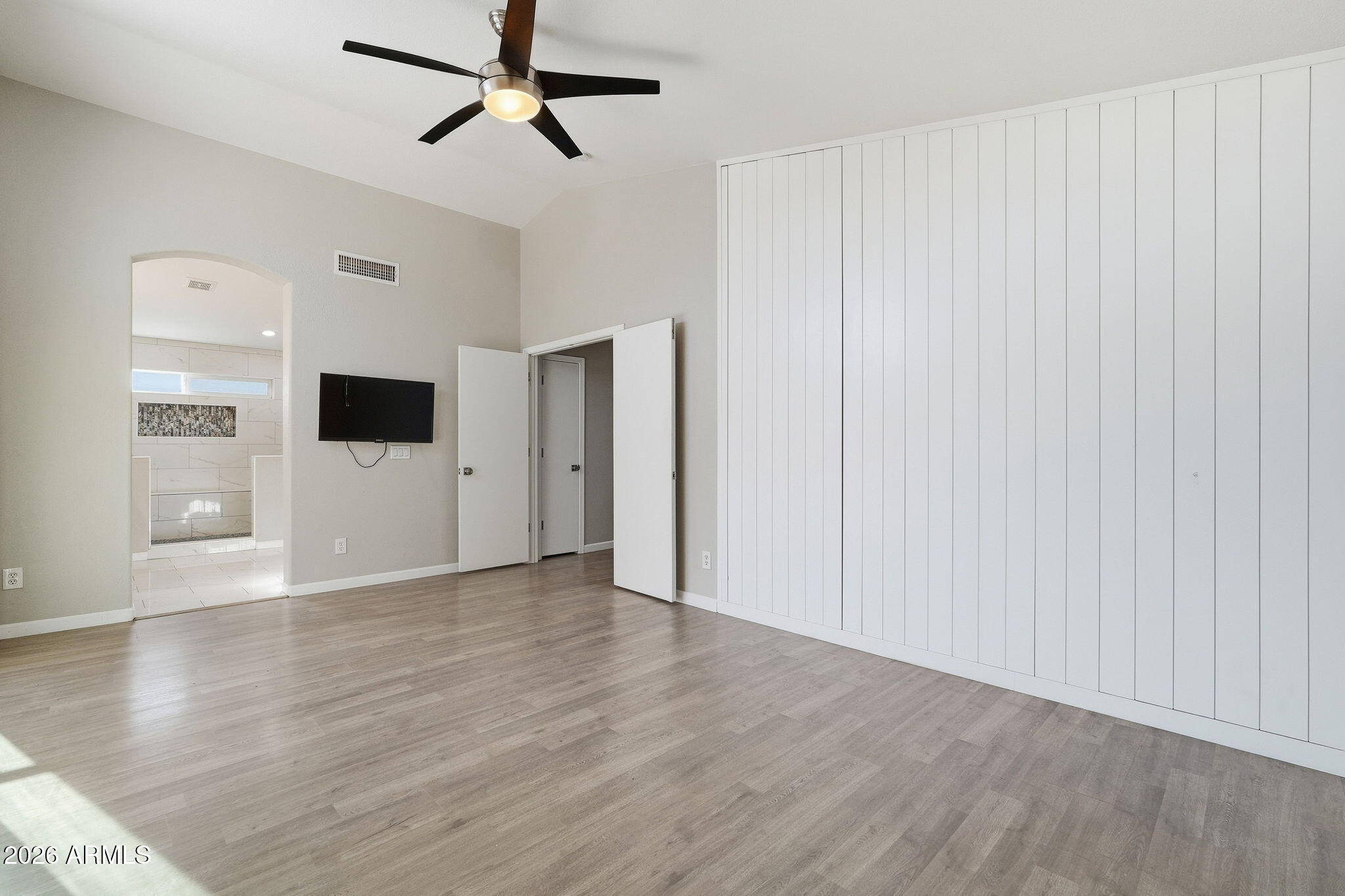 5335 W KERRY Lane