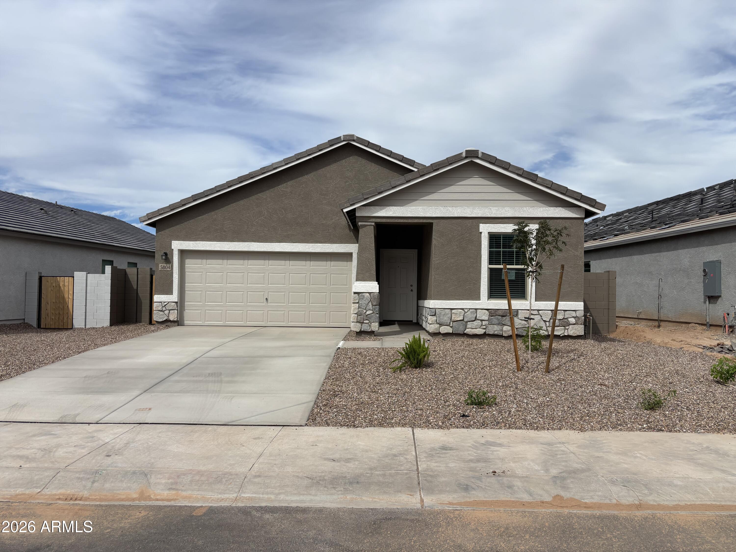 5804 E HORNBLENDE Way
