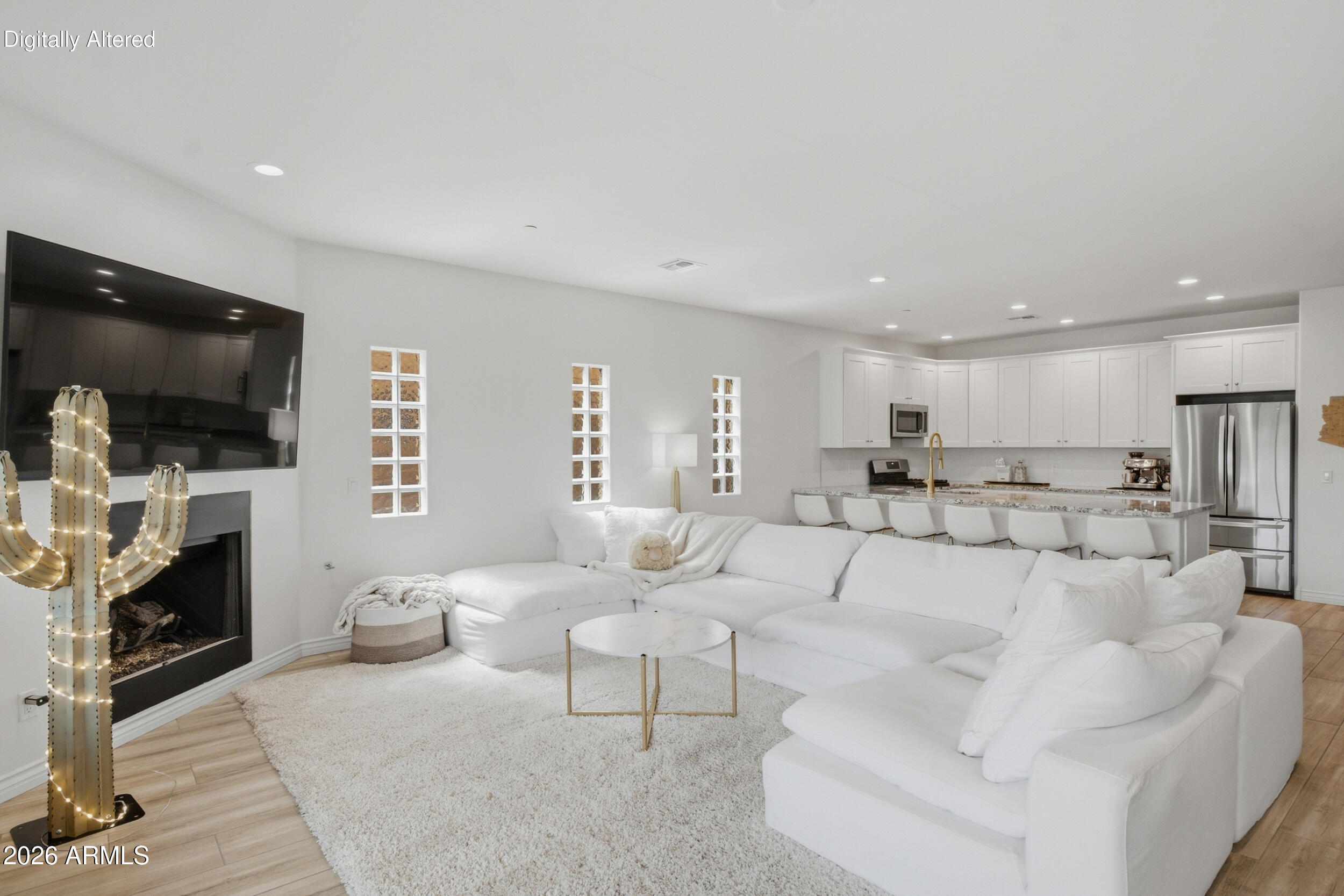 6145 E CAVE CREEK Road Unit: 207
