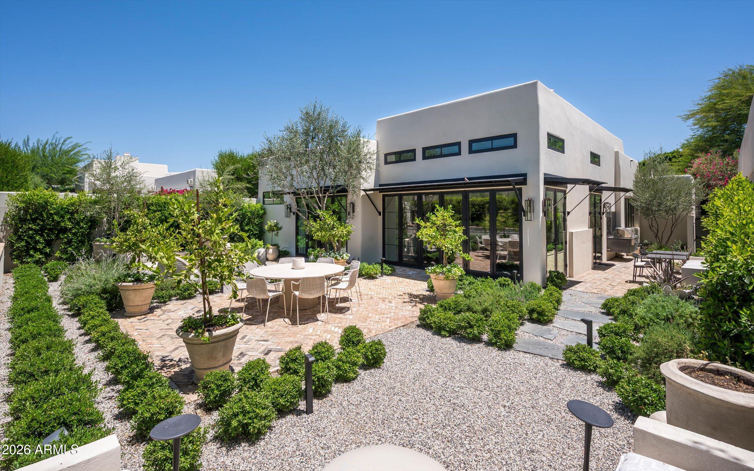 5101 N CASA BLANCA Drive 305