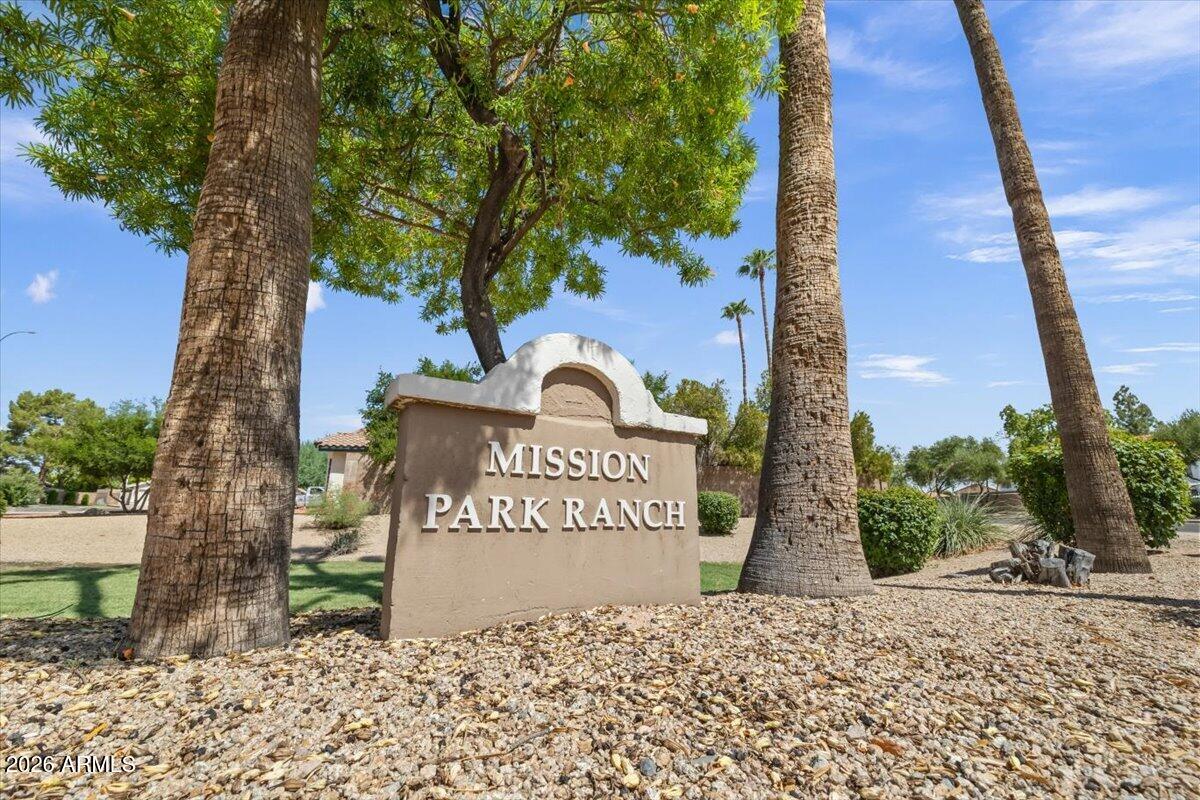1201 N Woodburne Drive