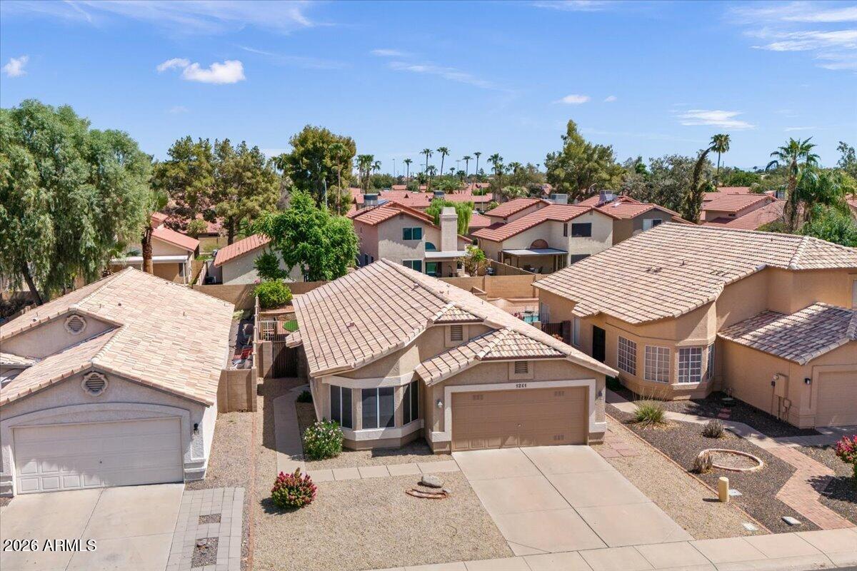 1201 N Woodburne Drive
