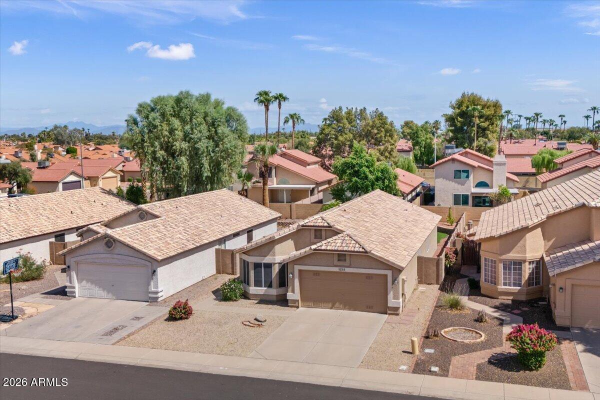 1201 N Woodburne Drive