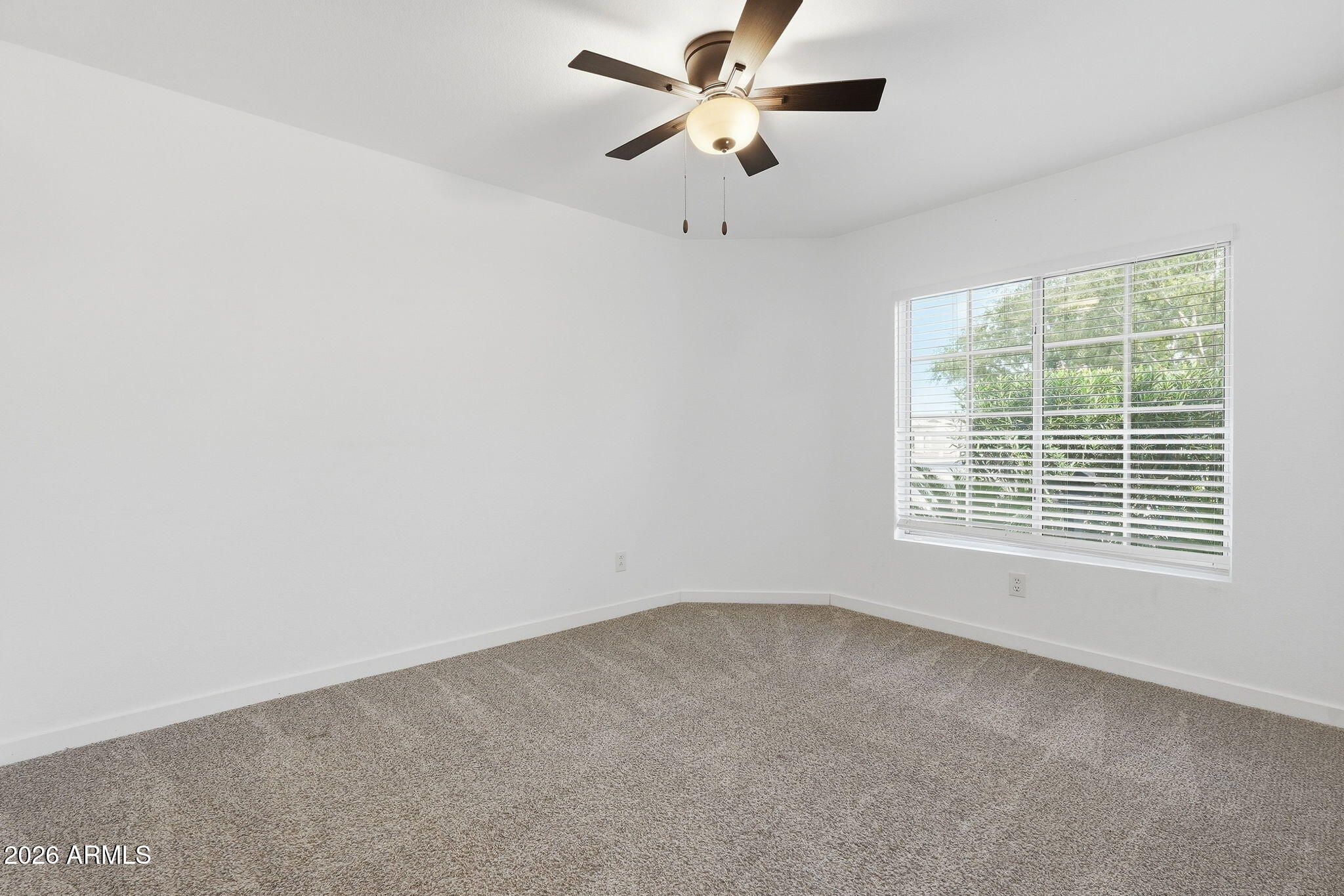 631 W LIBERTY Lane