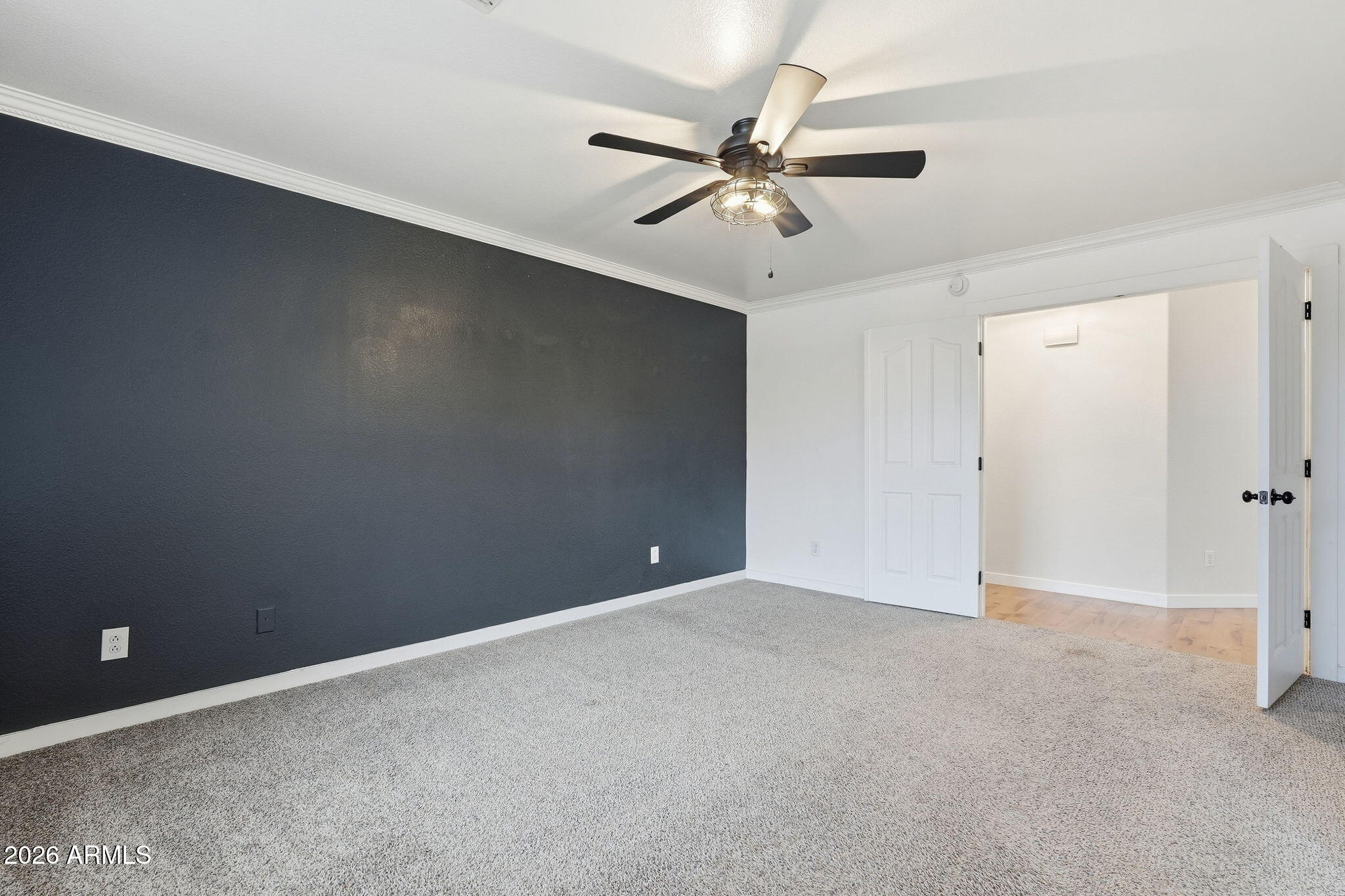 631 W LIBERTY Lane