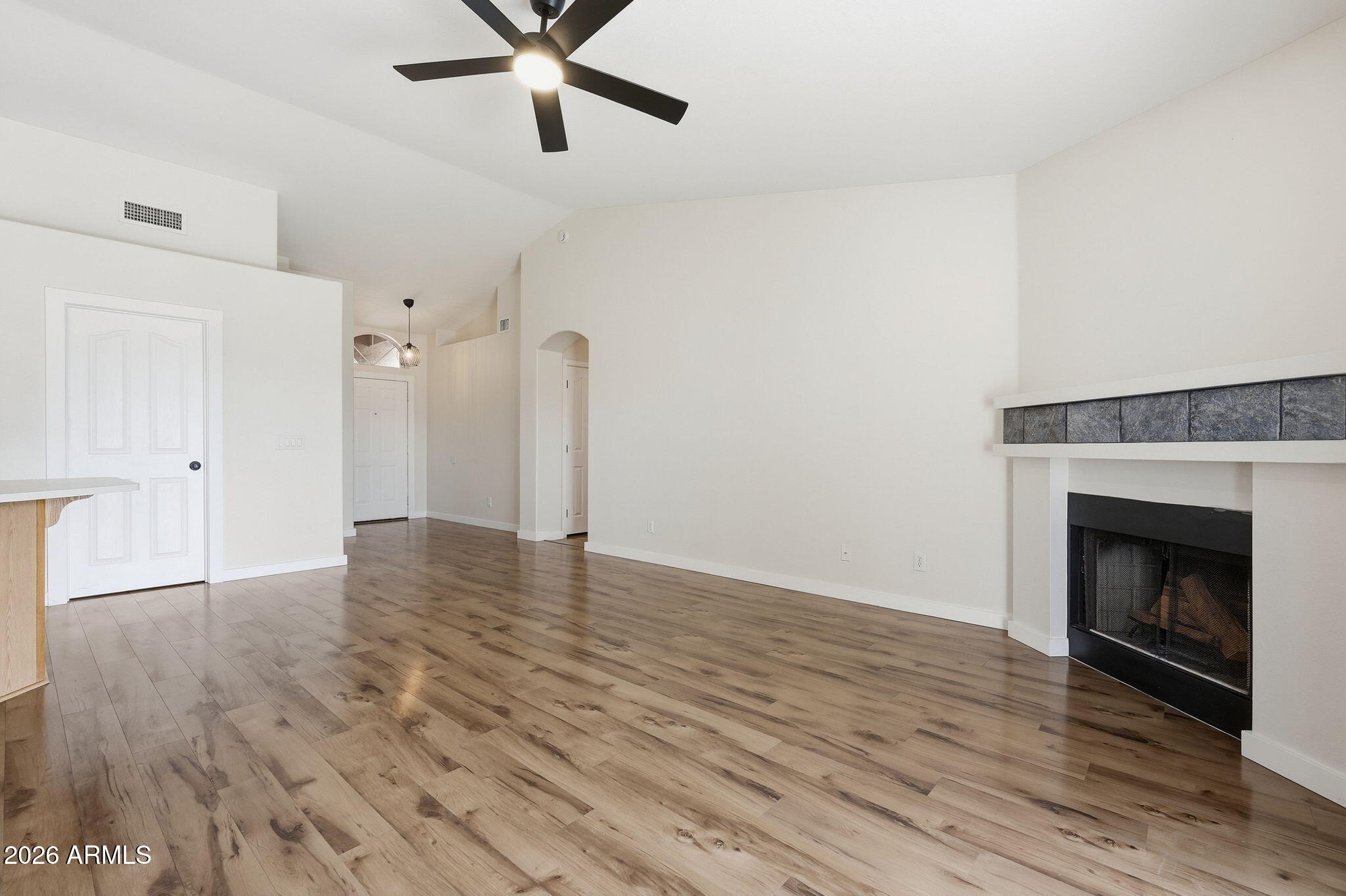 631 W LIBERTY Lane