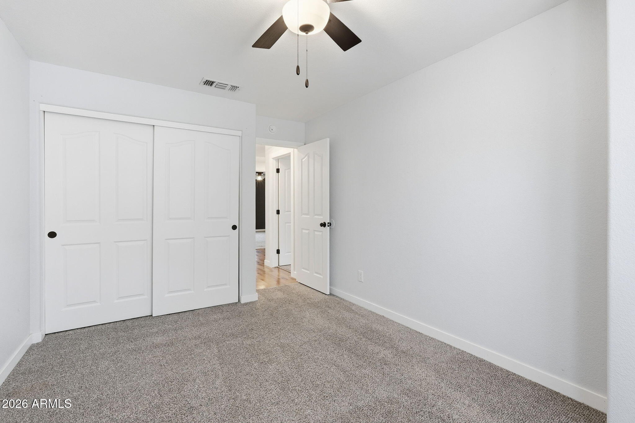 631 W LIBERTY Lane