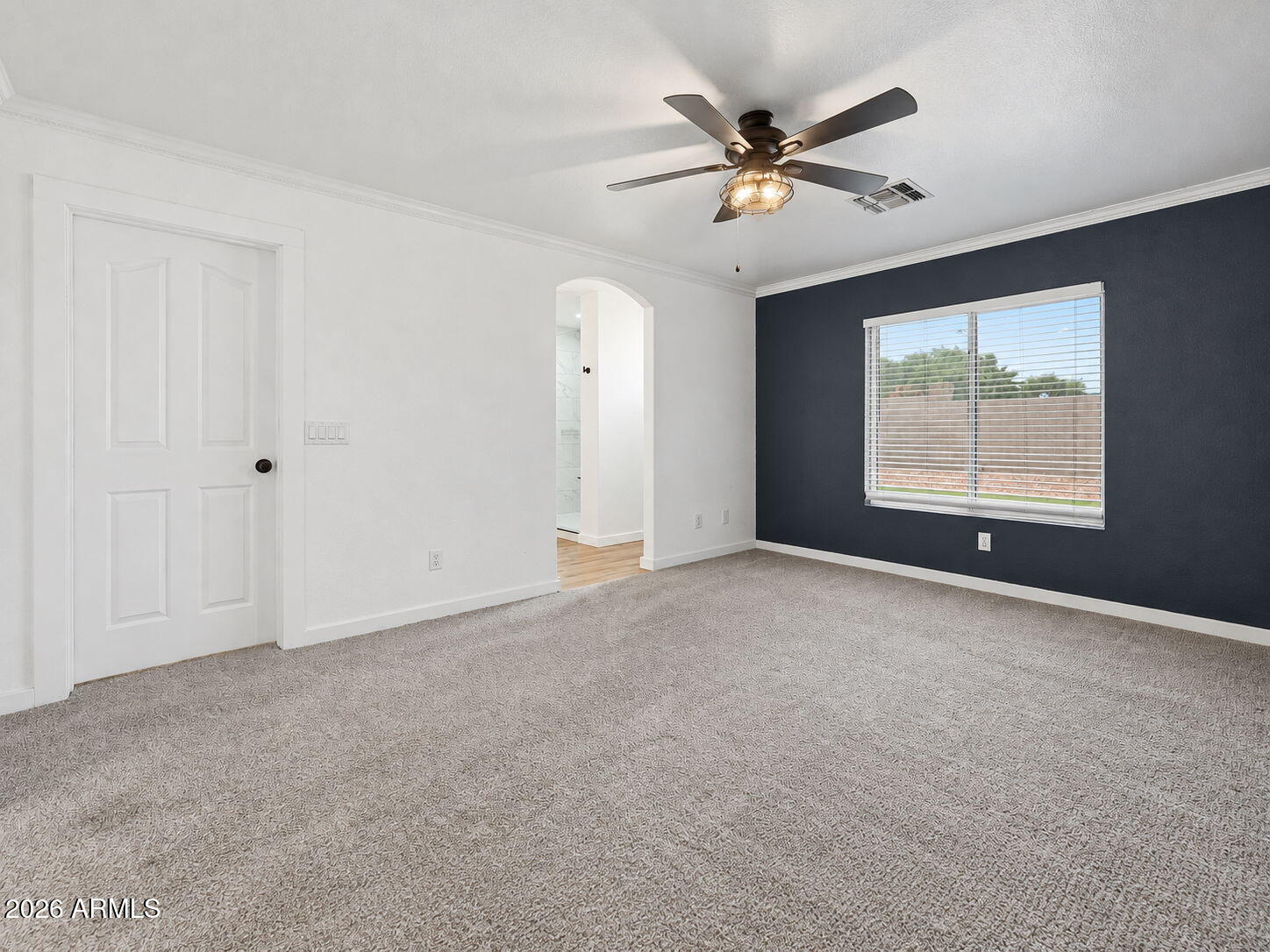 631 W LIBERTY Lane