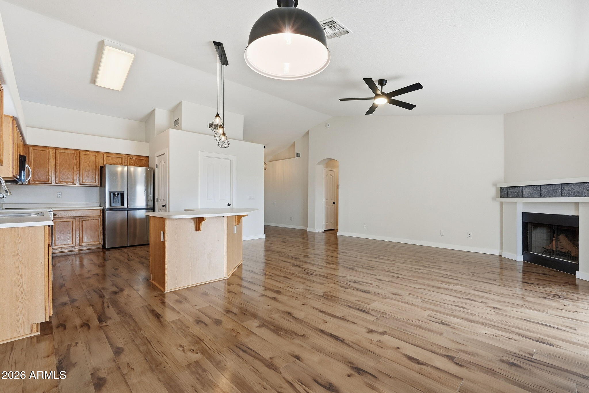 631 W LIBERTY Lane