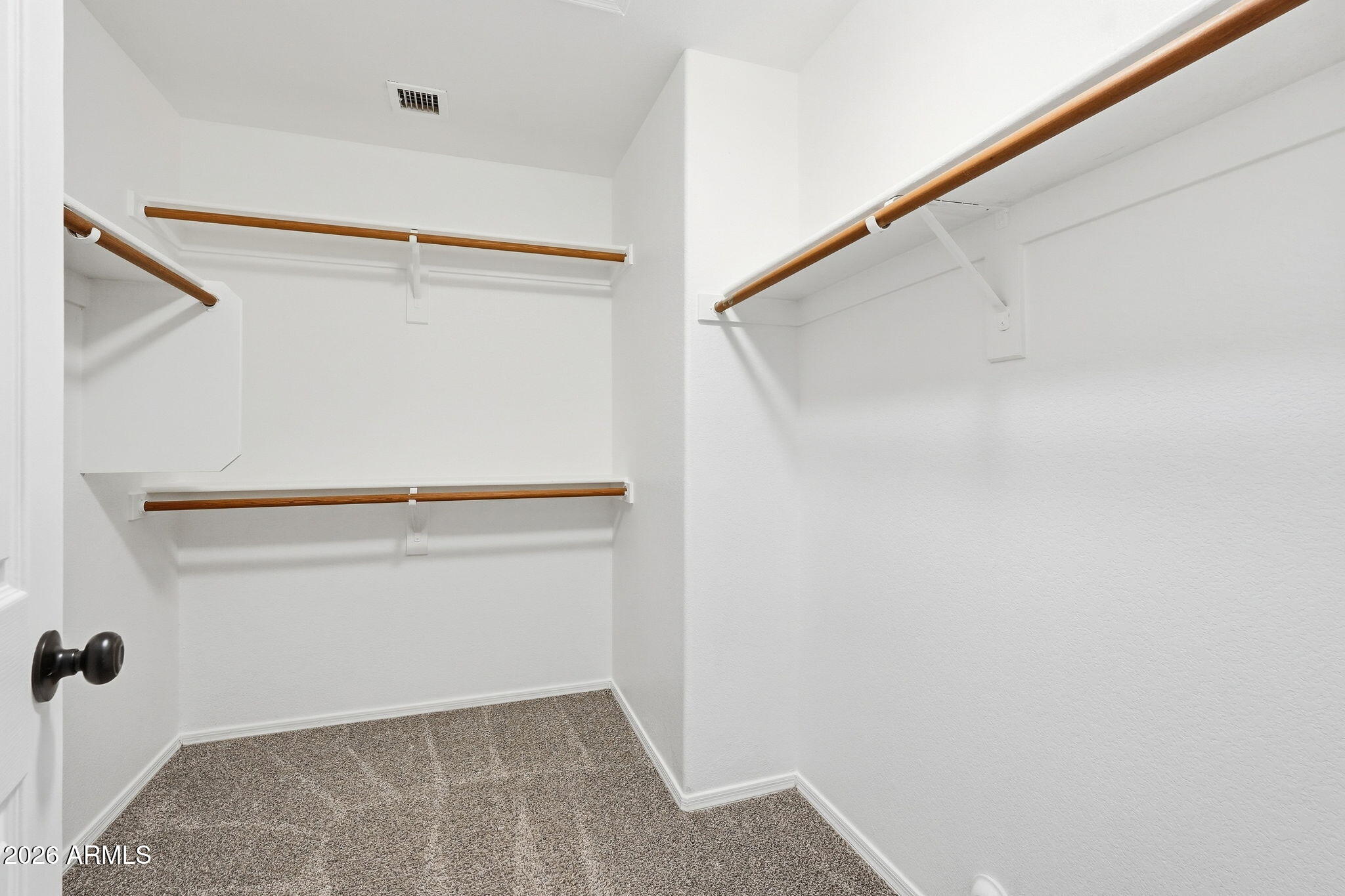 631 W LIBERTY Lane