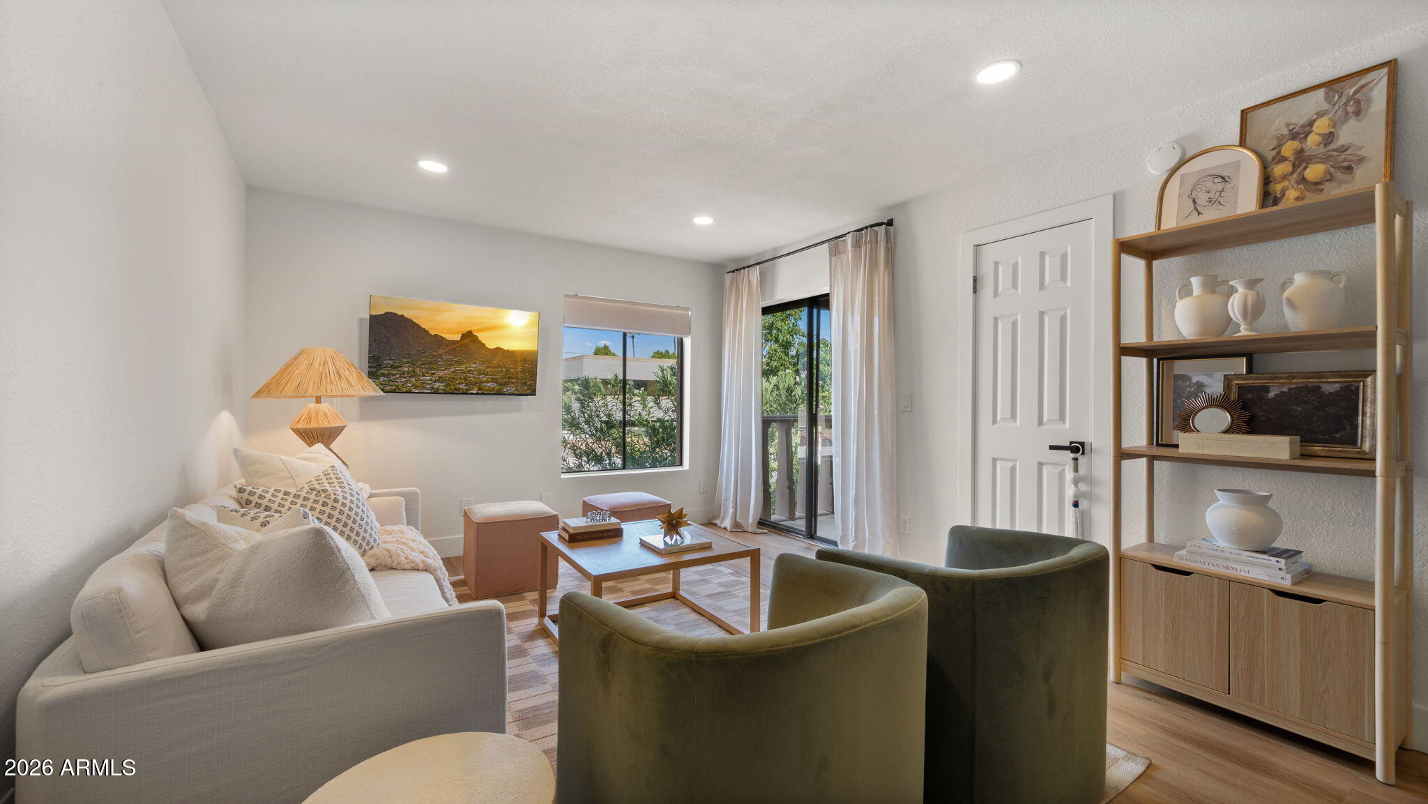 8649 E ROYAL PALM Road 213