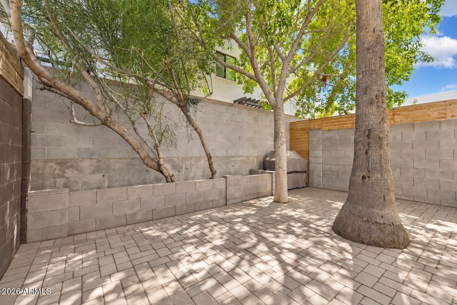 385 W PIERSON Street B4