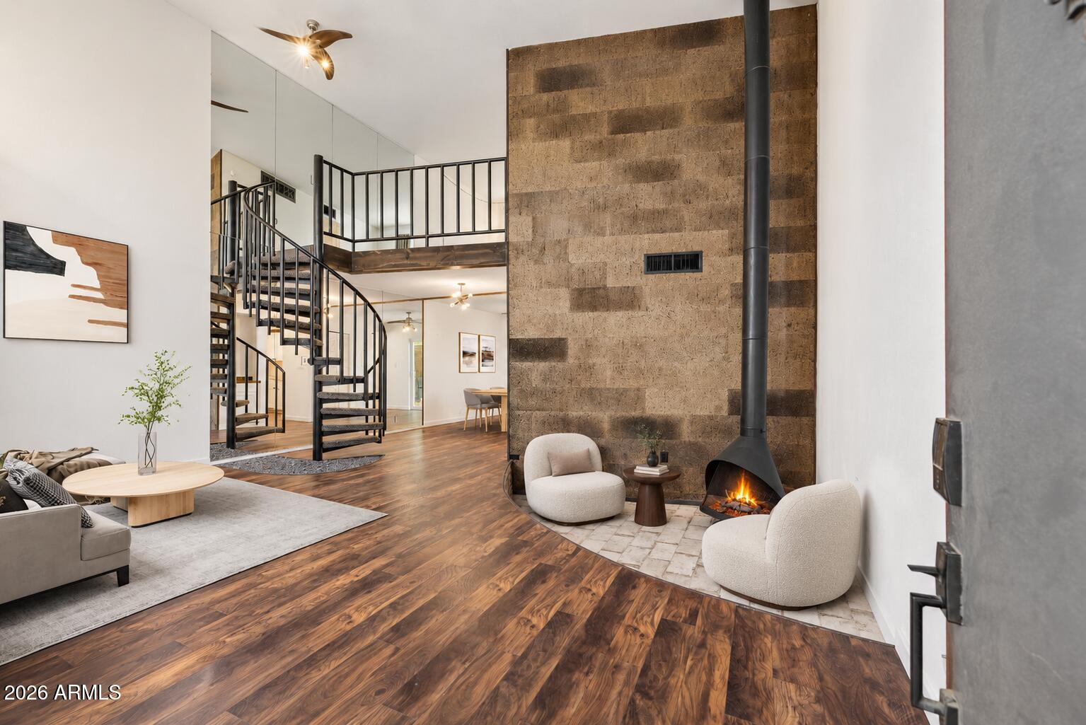 385 W PIERSON Street B4