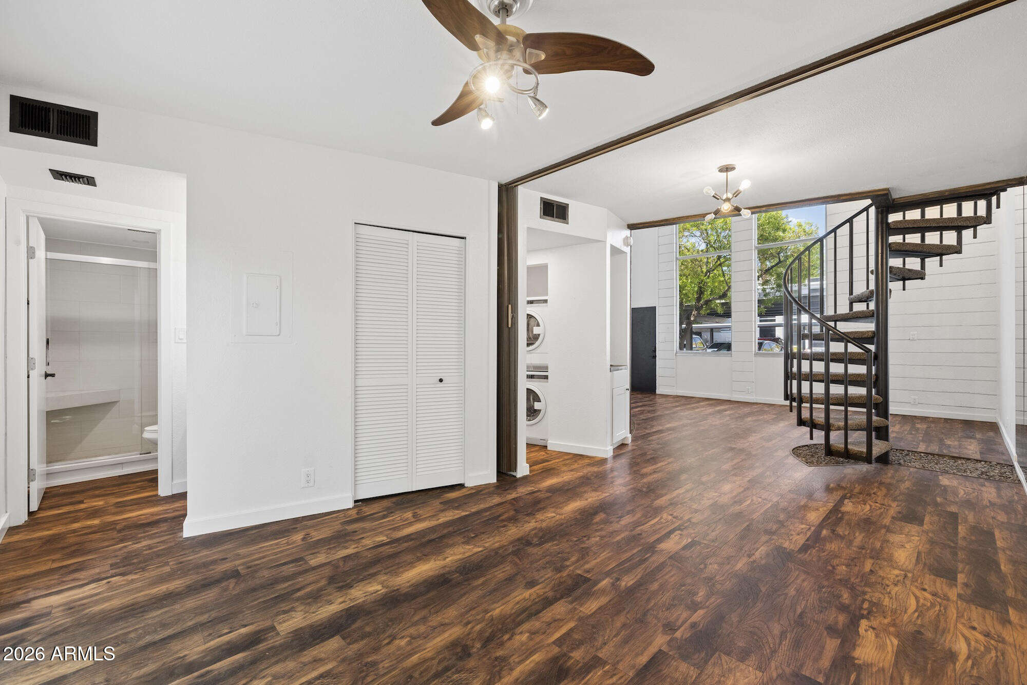 385 W PIERSON Street B4