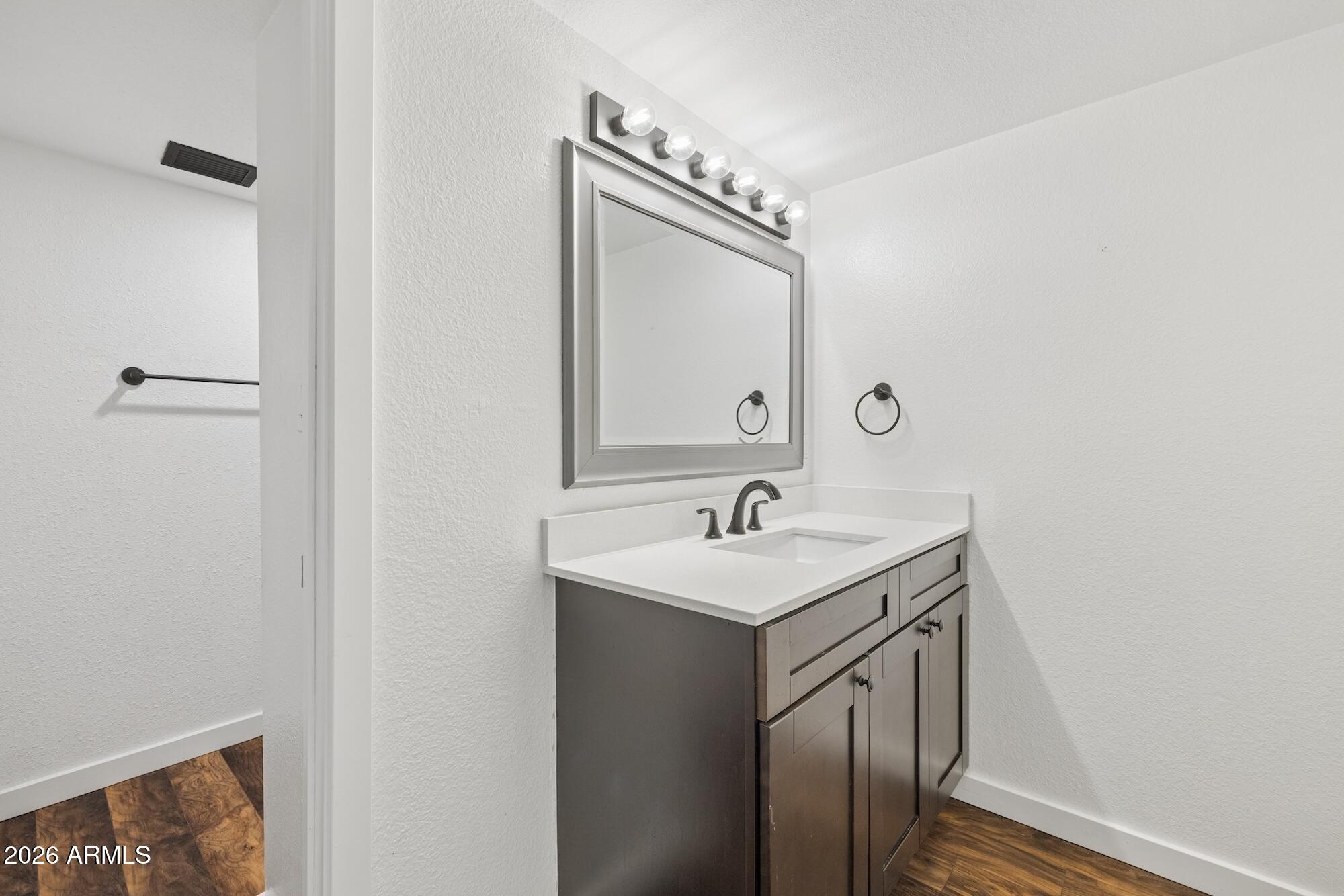 385 W PIERSON Street B4
