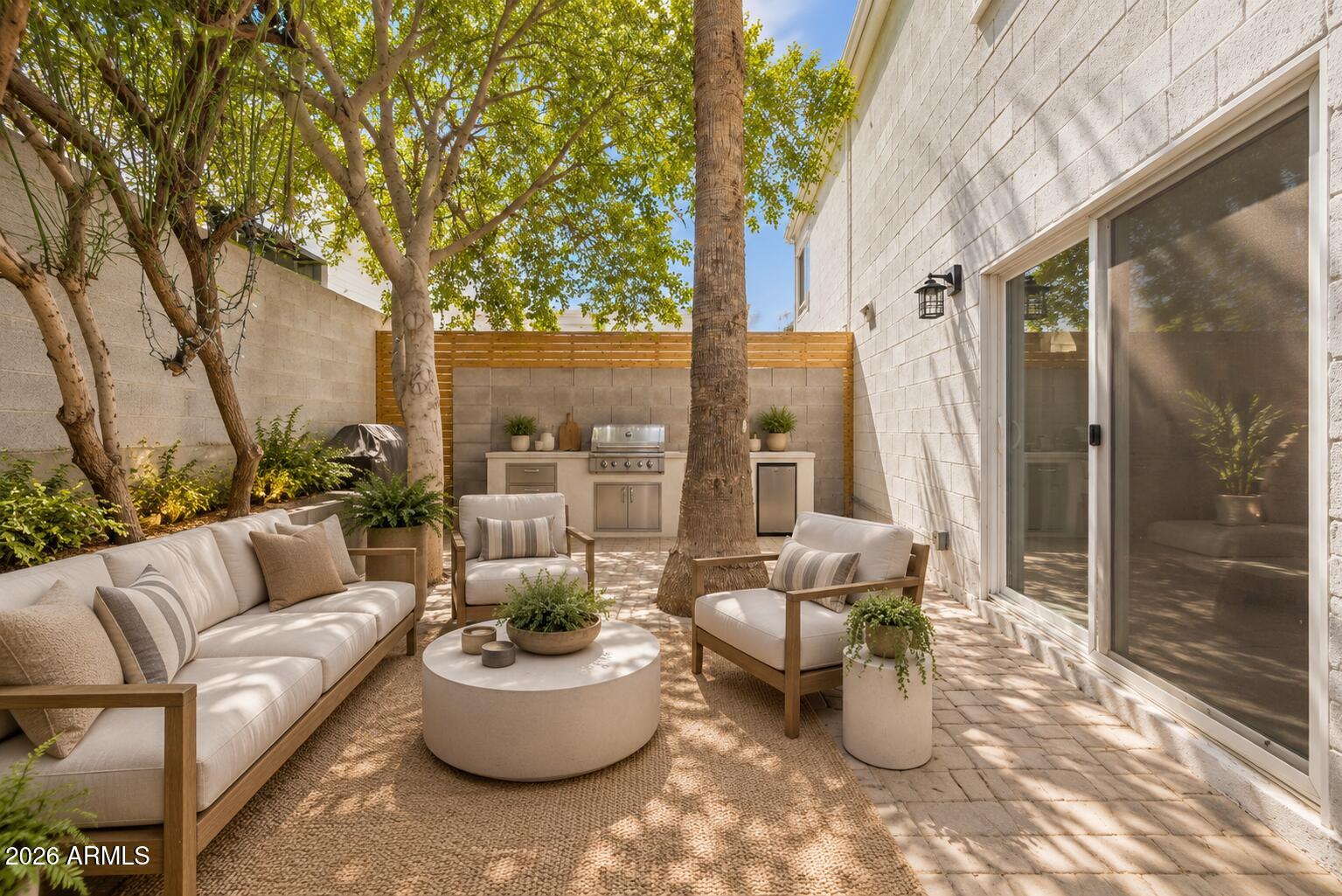385 W PIERSON Street B4