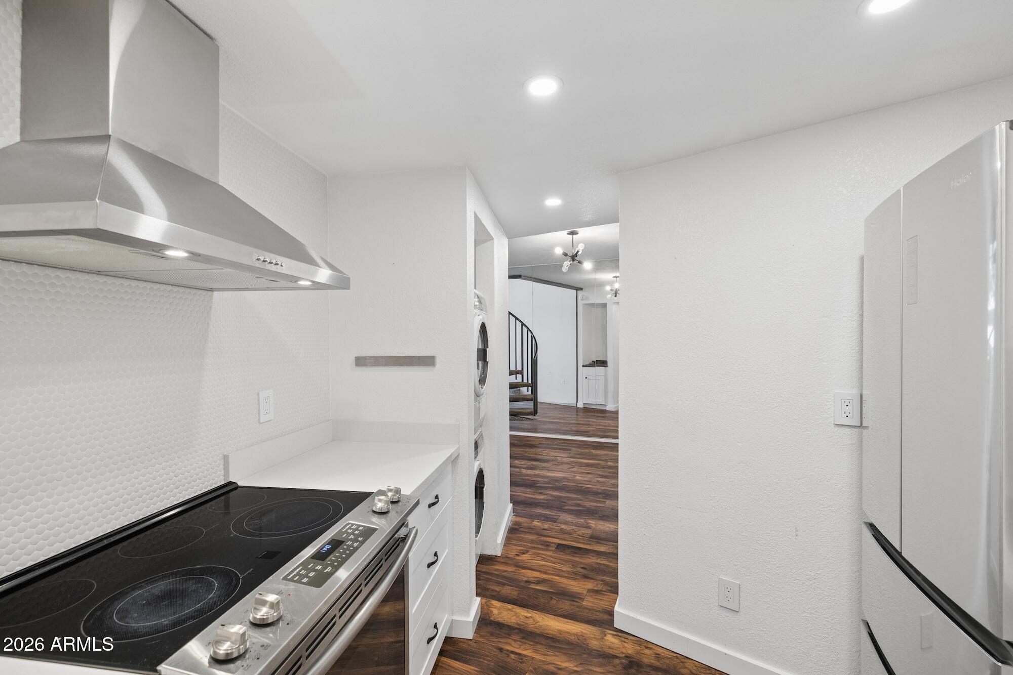 385 W PIERSON Street B4