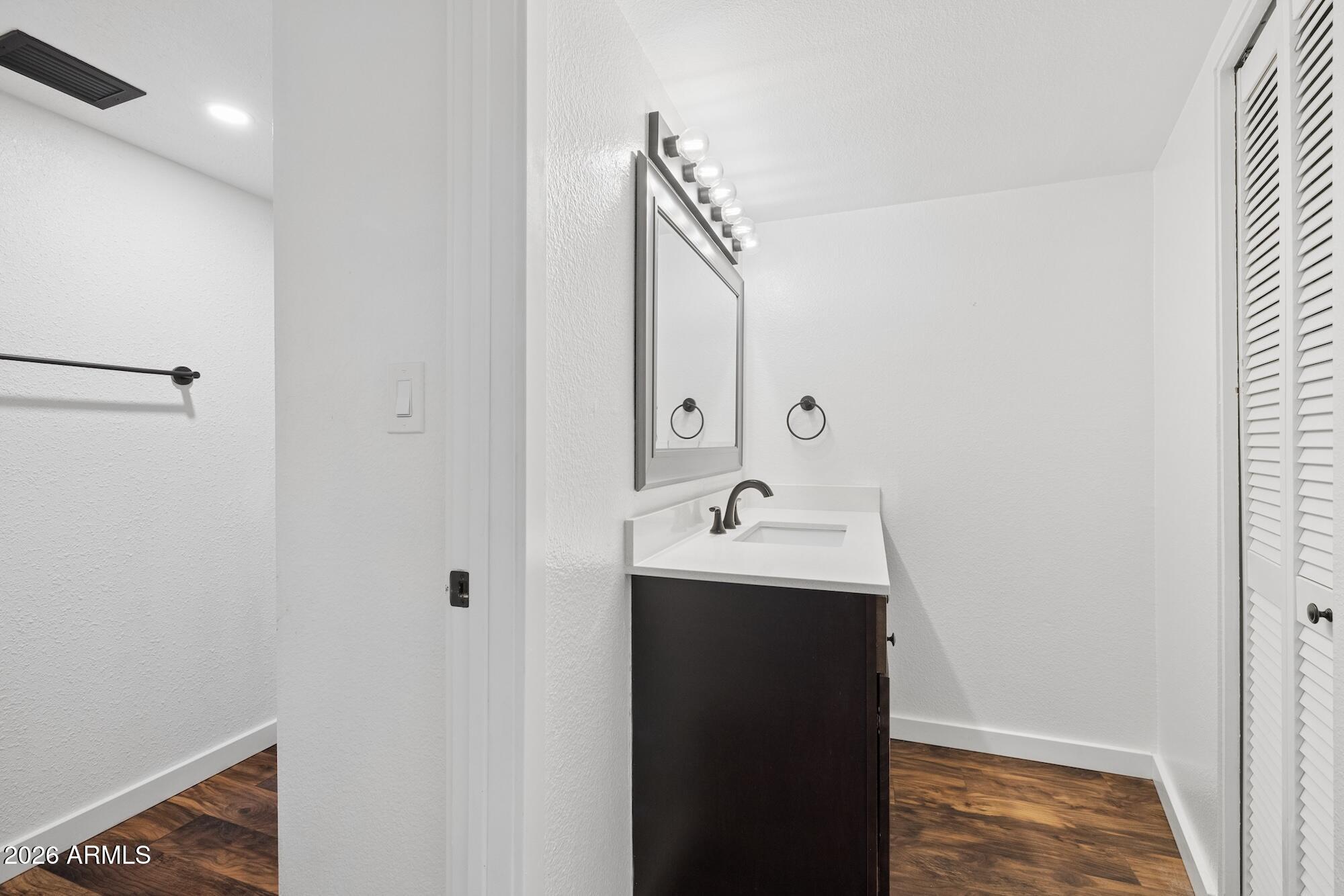 385 W PIERSON Street B4