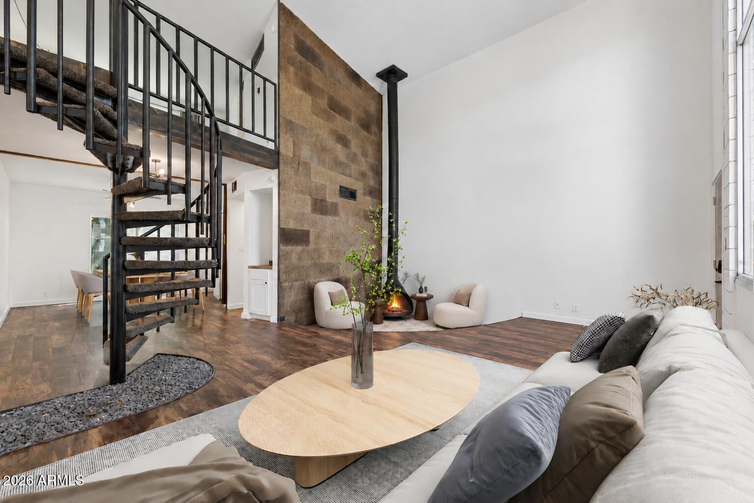 385 W PIERSON Street B4