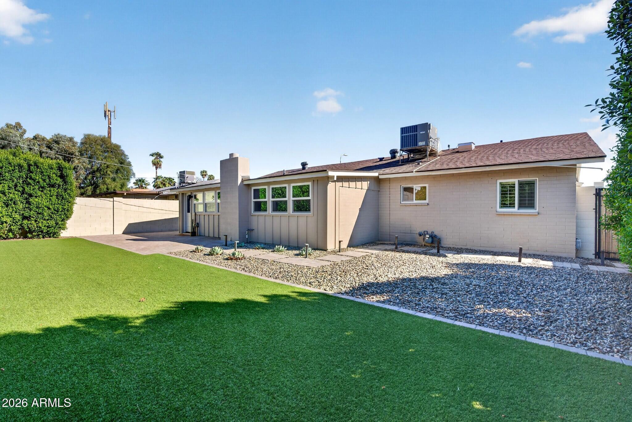 2734 E HIGHLAND Avenue