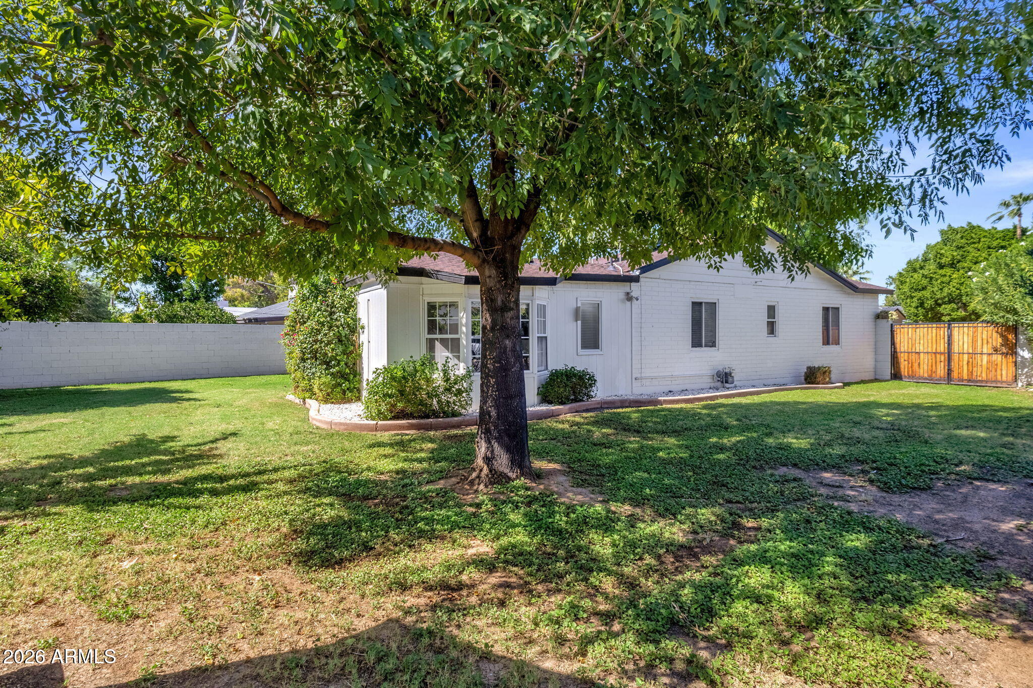 4643 E MONTEROSA Street