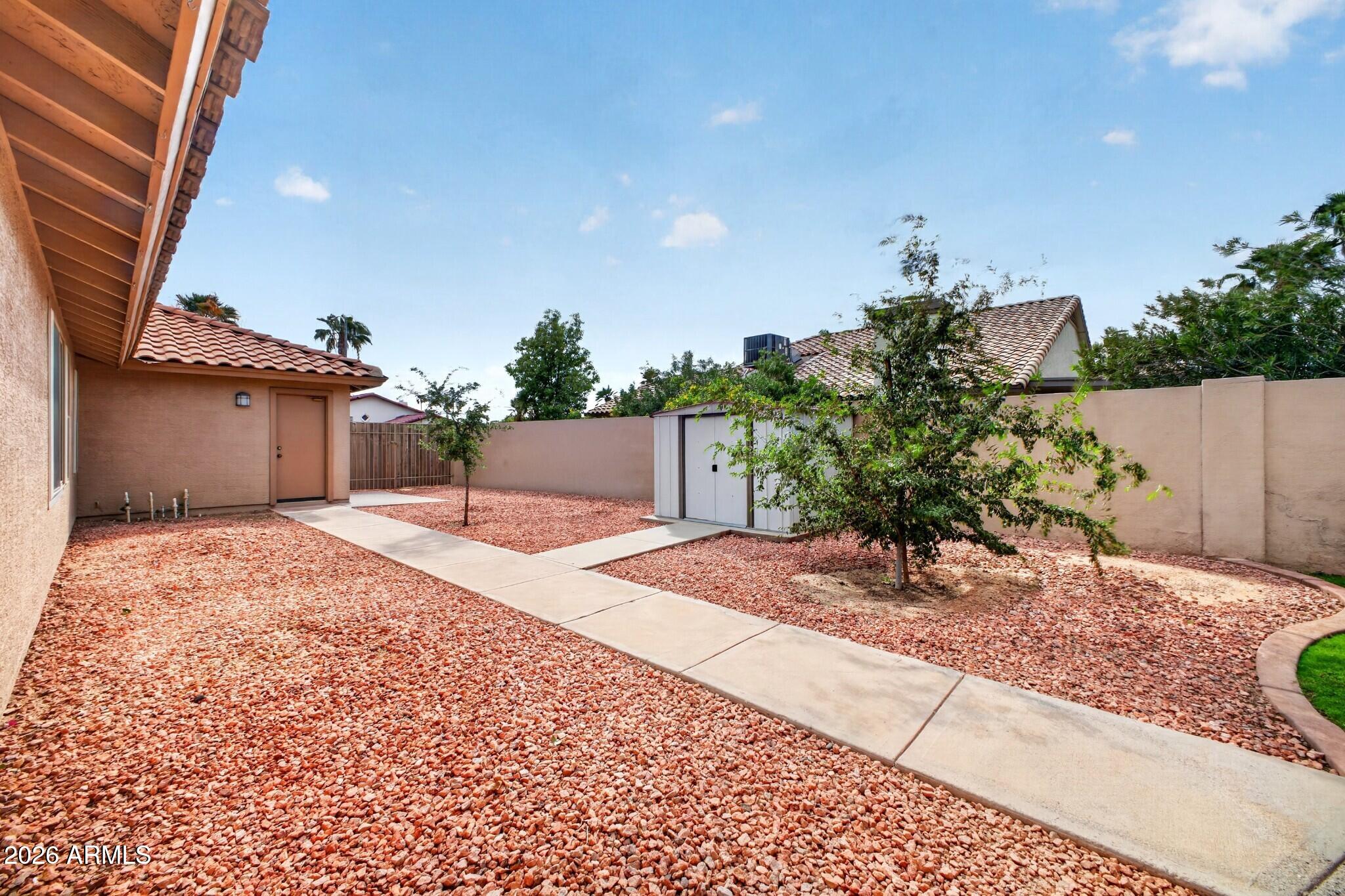 4624 E MARILYN Road