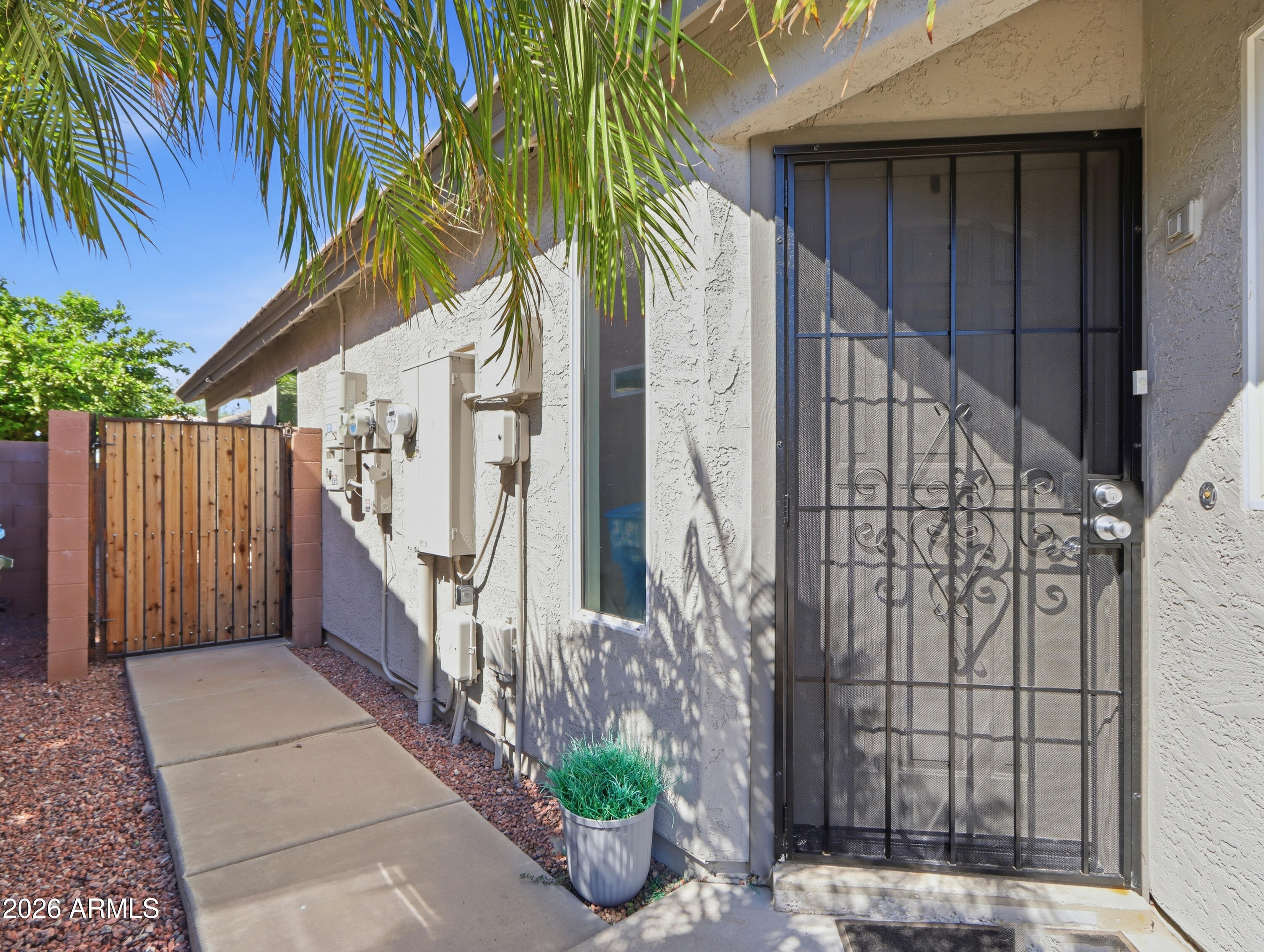 2135 E DANBURY Road