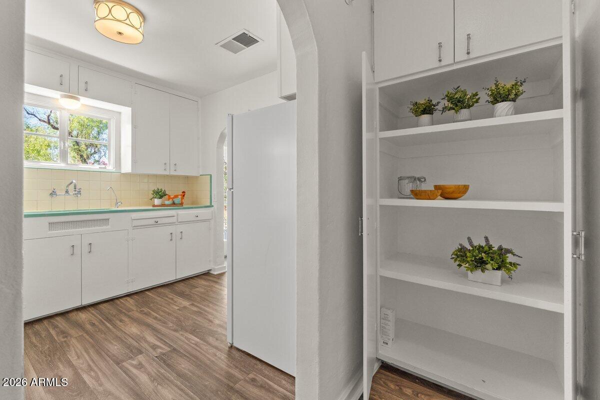 4530 N 10TH Street
