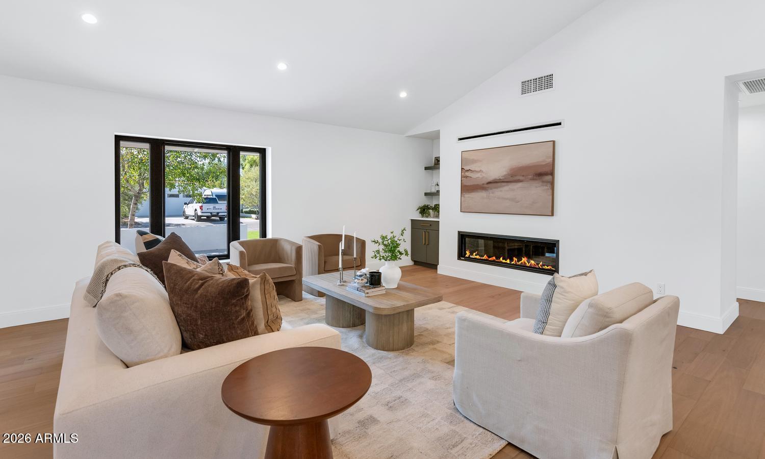 4114 E MITCHELL Drive