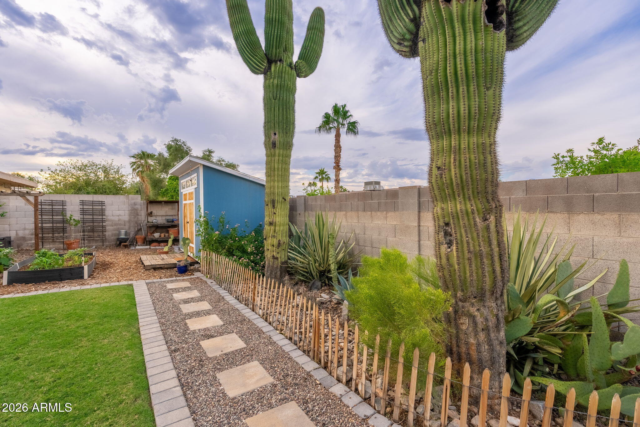 4150 E BERYL Lane
