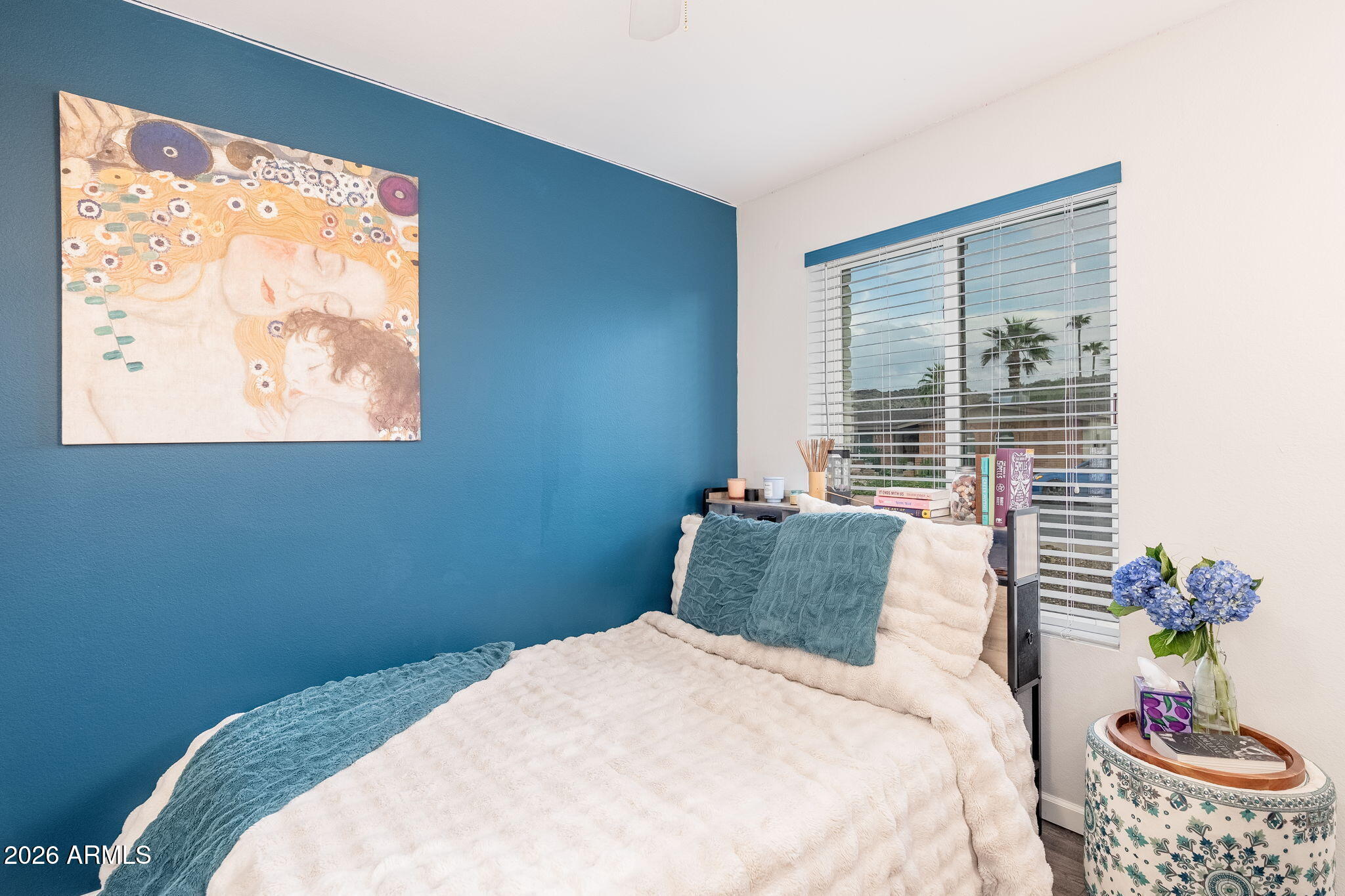 4150 E BERYL Lane