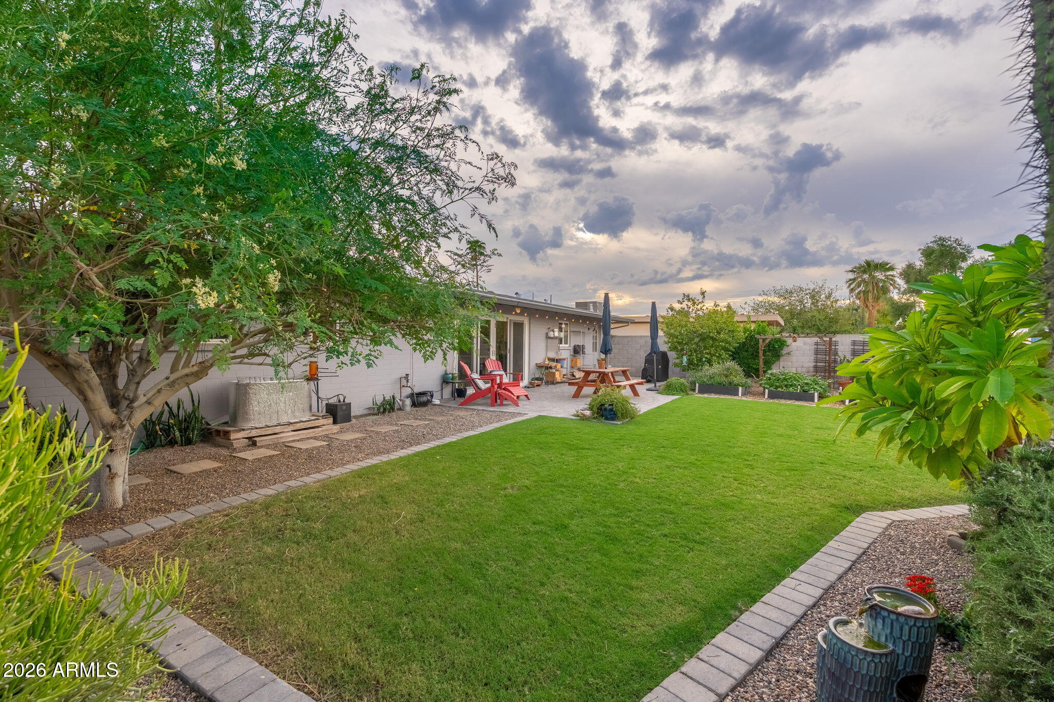 4150 E BERYL Lane