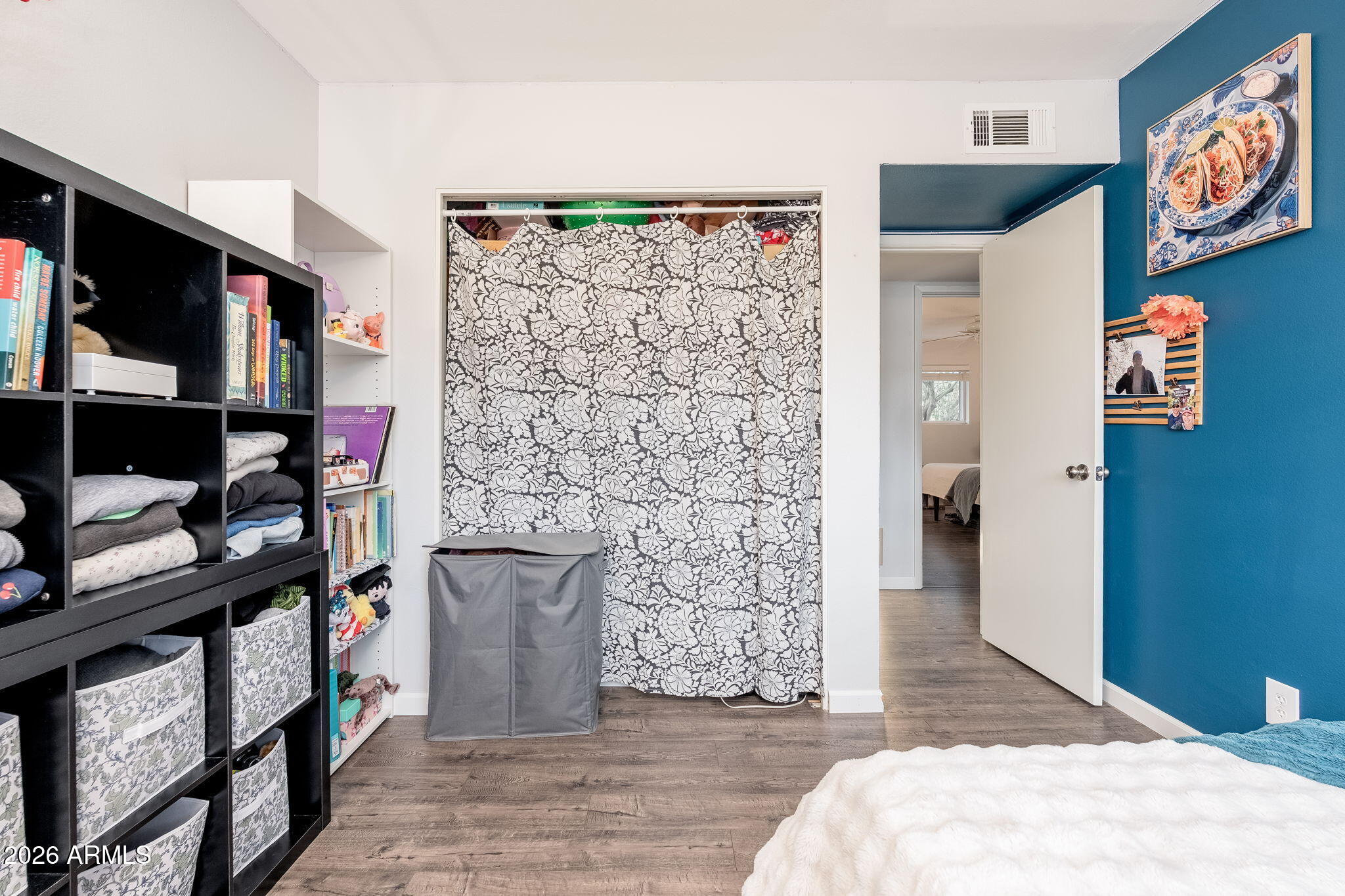 4150 E BERYL Lane