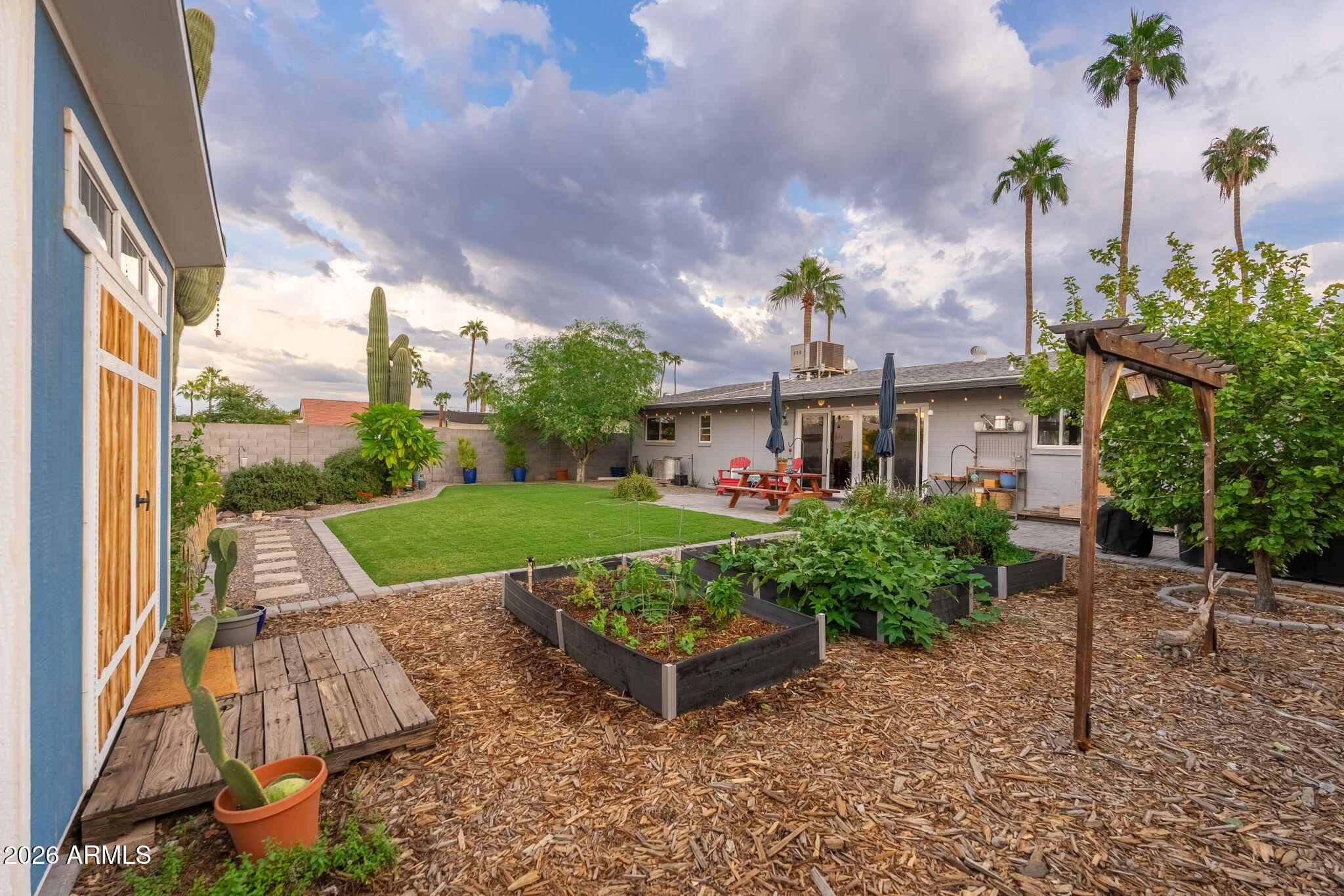 4150 E BERYL Lane