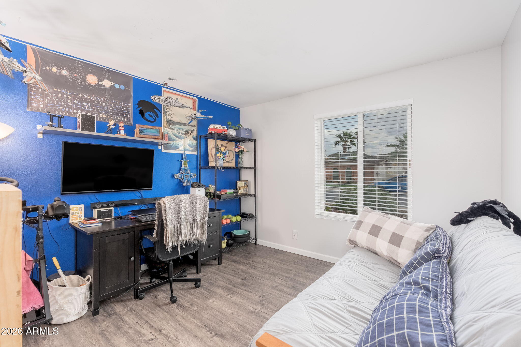 4150 E BERYL Lane