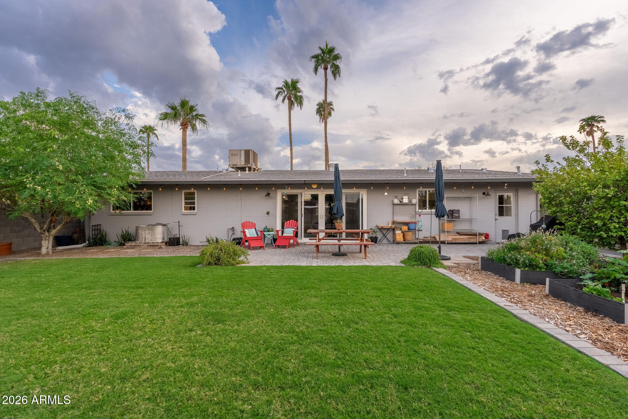 4150 E BERYL Lane